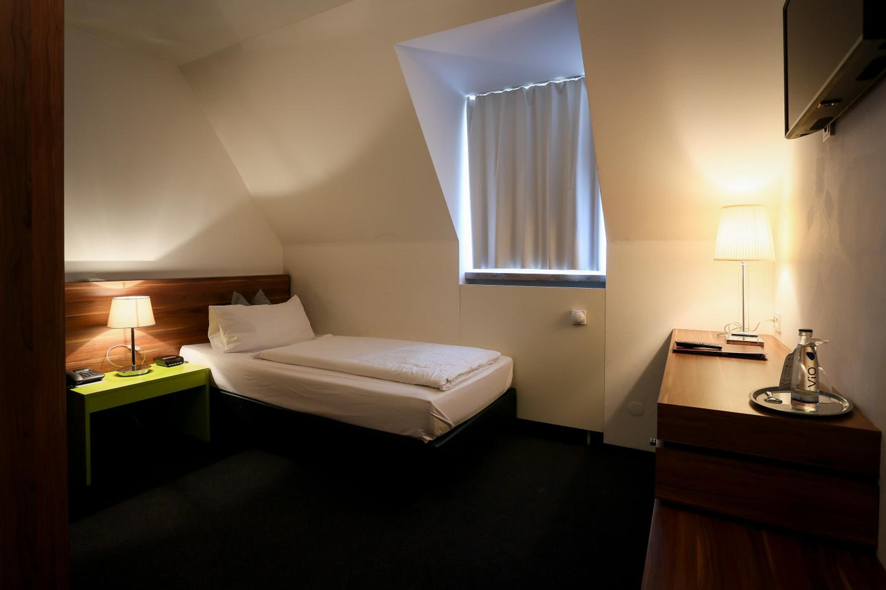 Economy Single Room