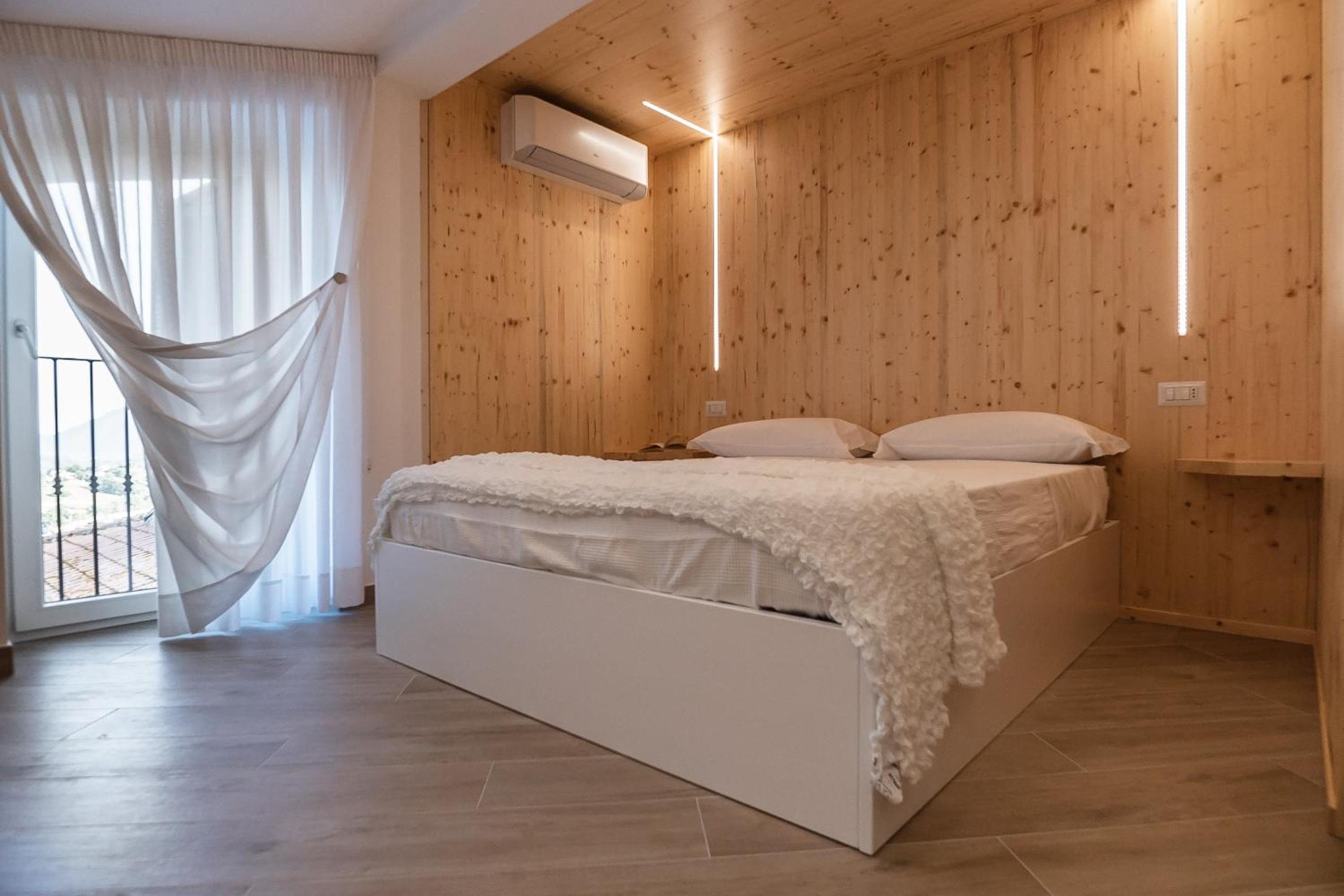 Double Room - Photo 2