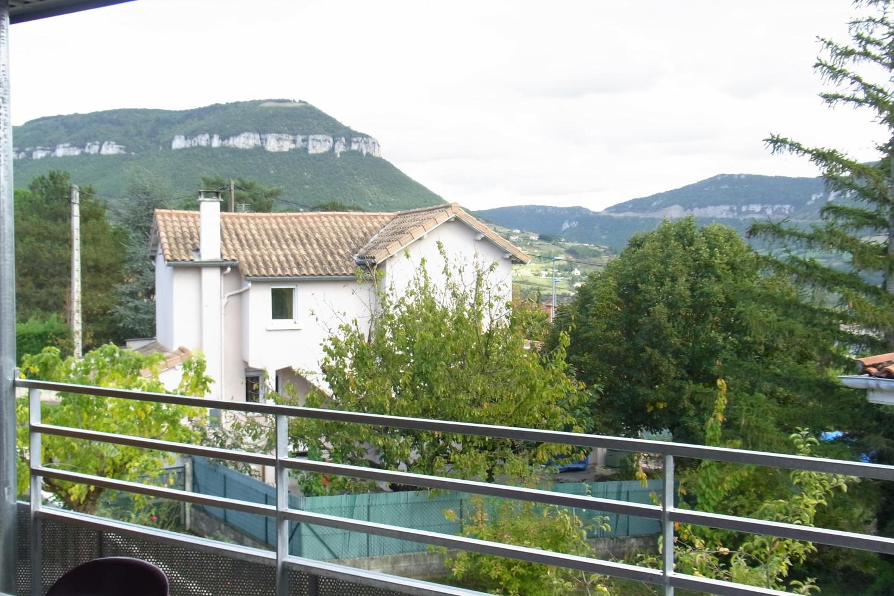 Two-Bedroom Apartment (4-6 Adults)