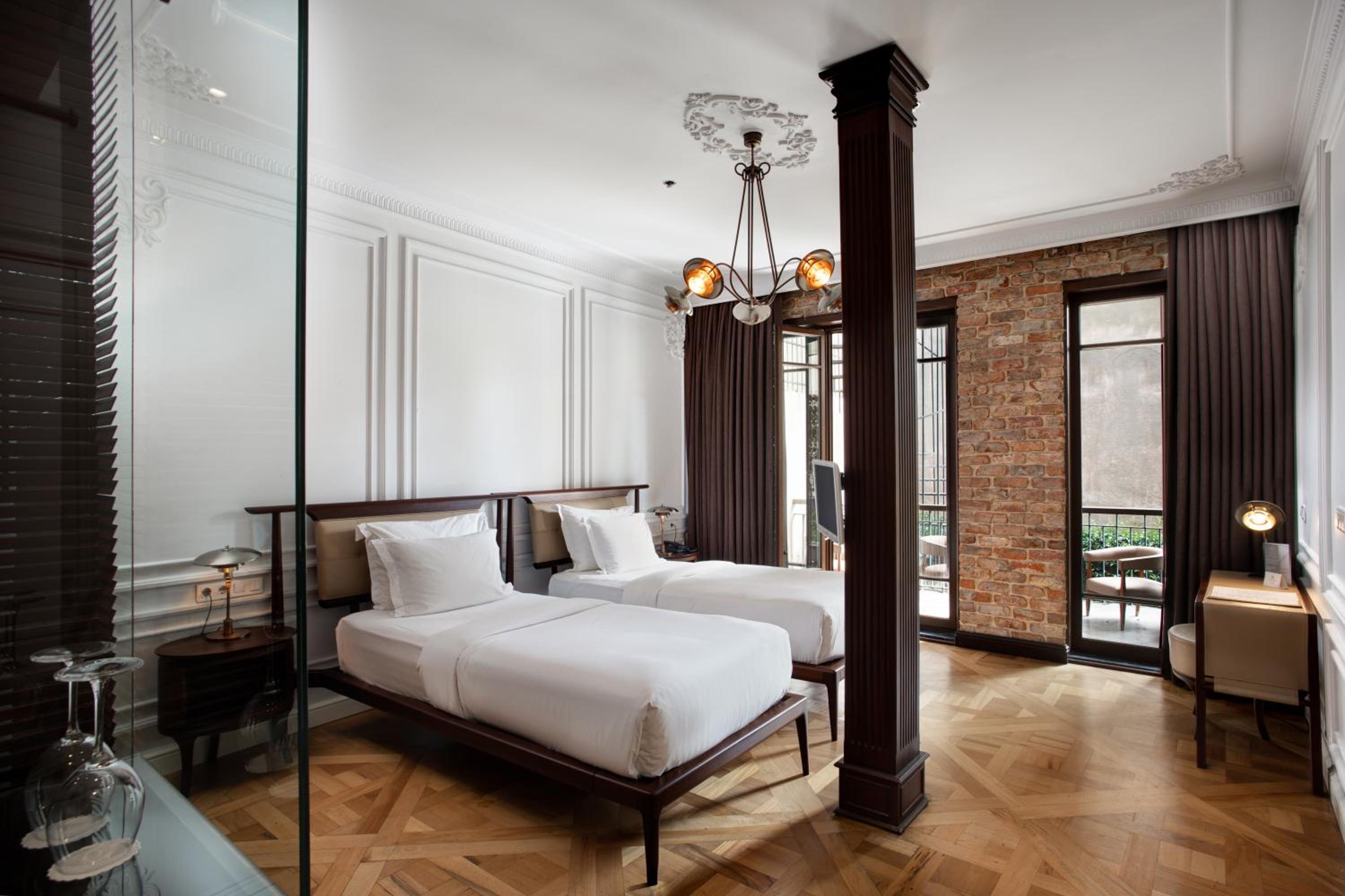 Deluxe Twin Room with Balcony and Garden View photo 1