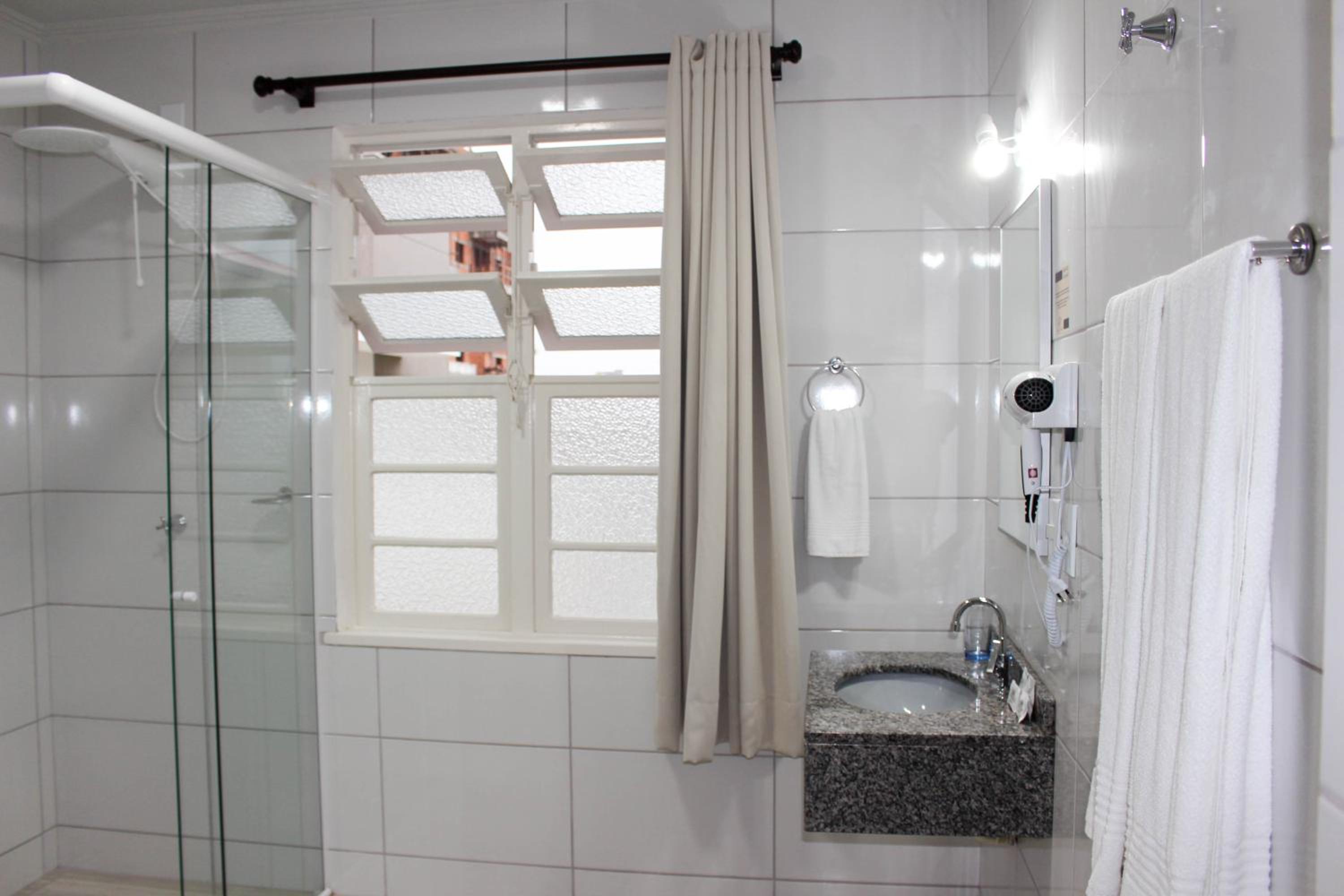 Deluxe Triple Room photo 2