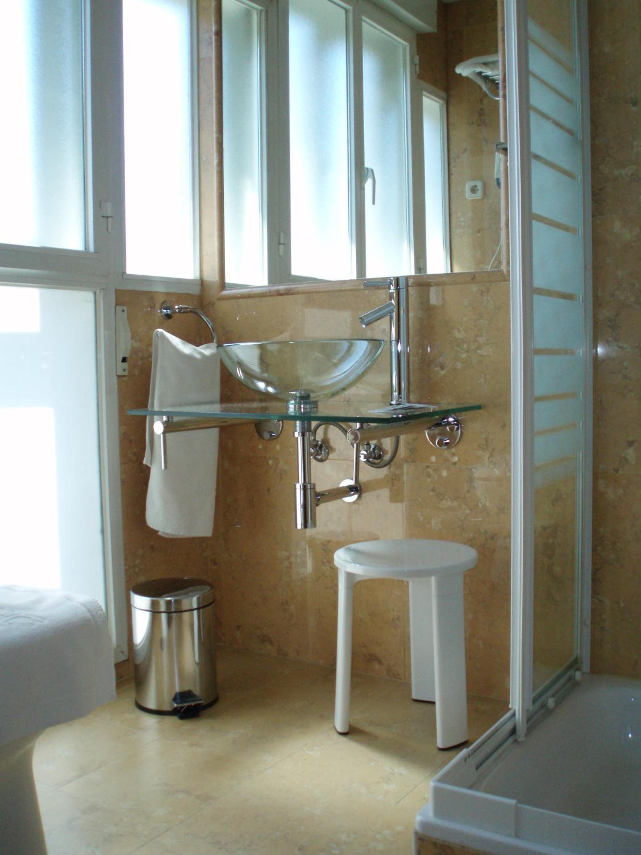 Double Room - Photo 5