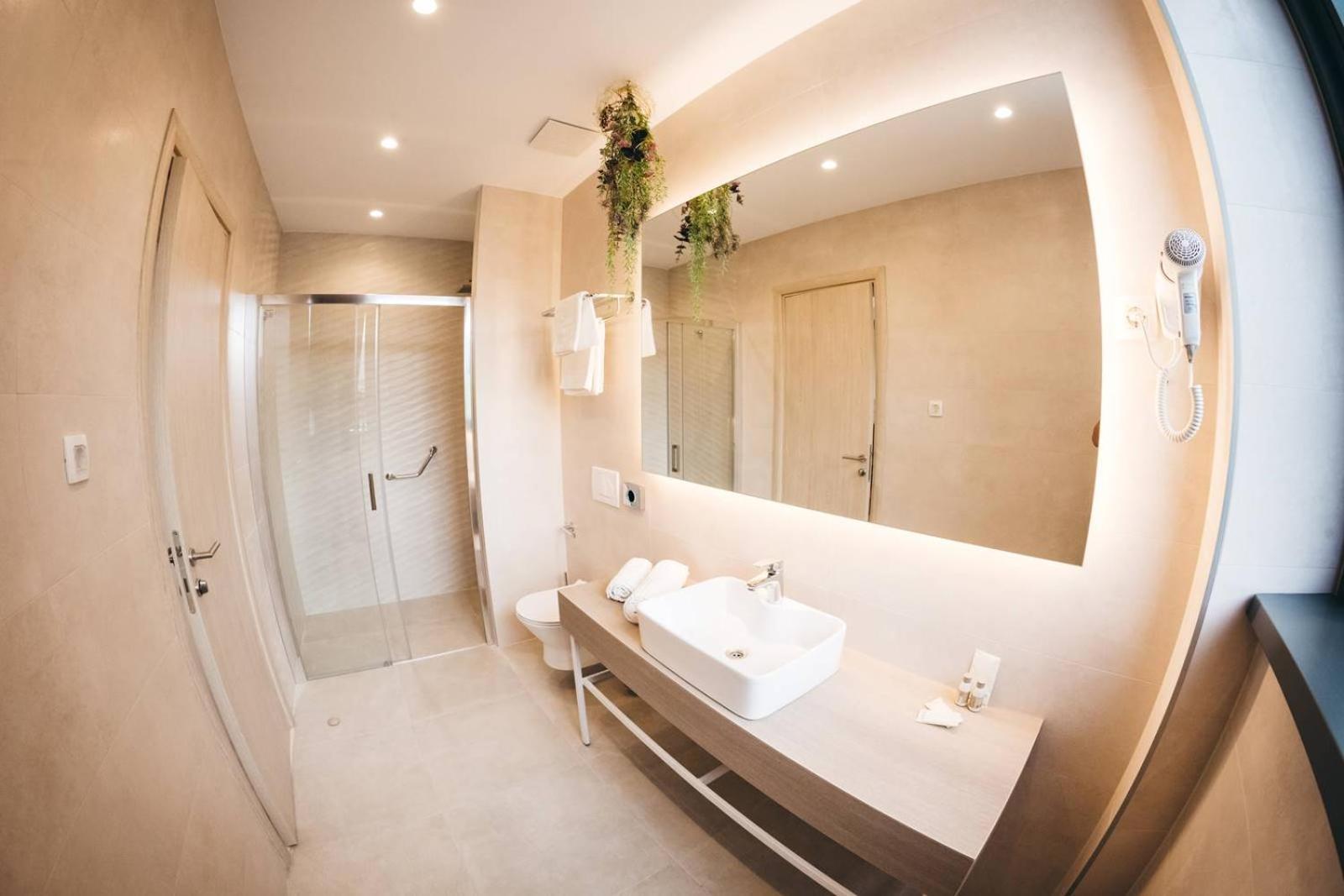 Standard Double Room - Photo 2