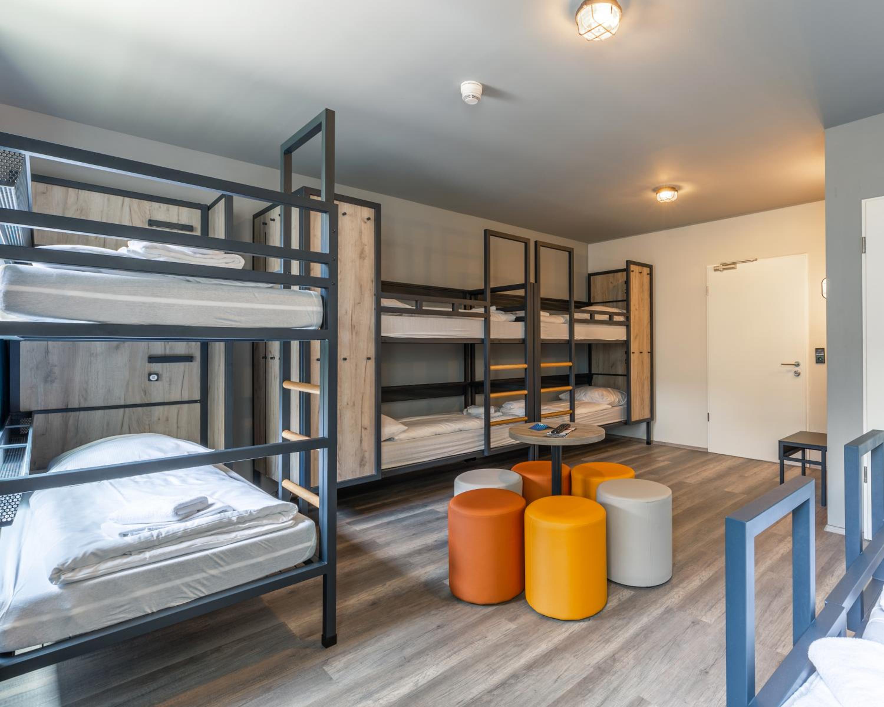 Eight-Bed Room photo 2