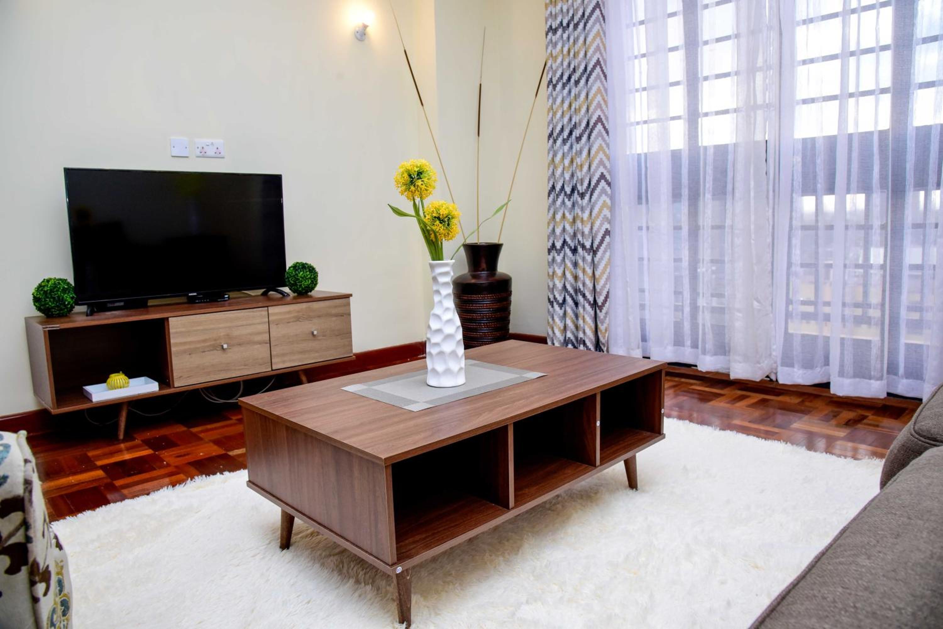 Apartment with Balcony - Photo 12