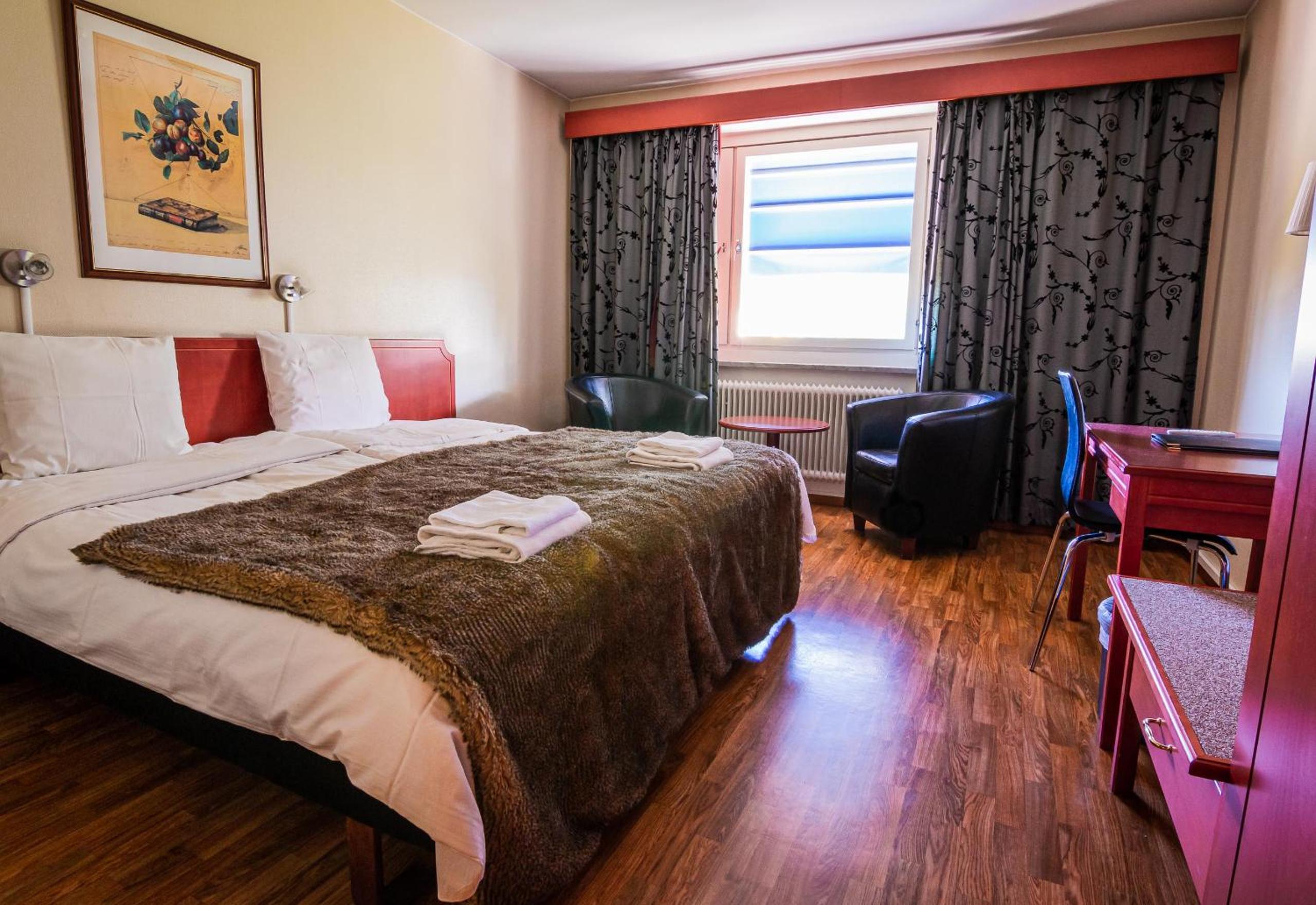Deluxe Double or Twin Room photo 2