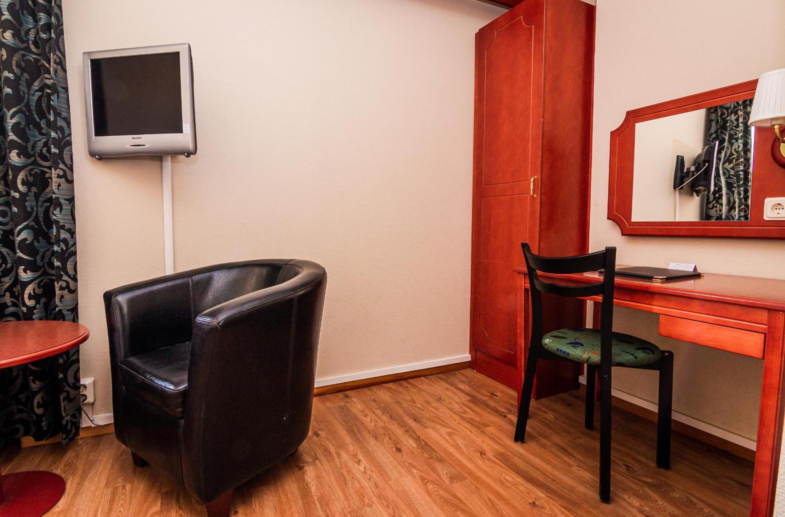 Double or Twin Room photo 3