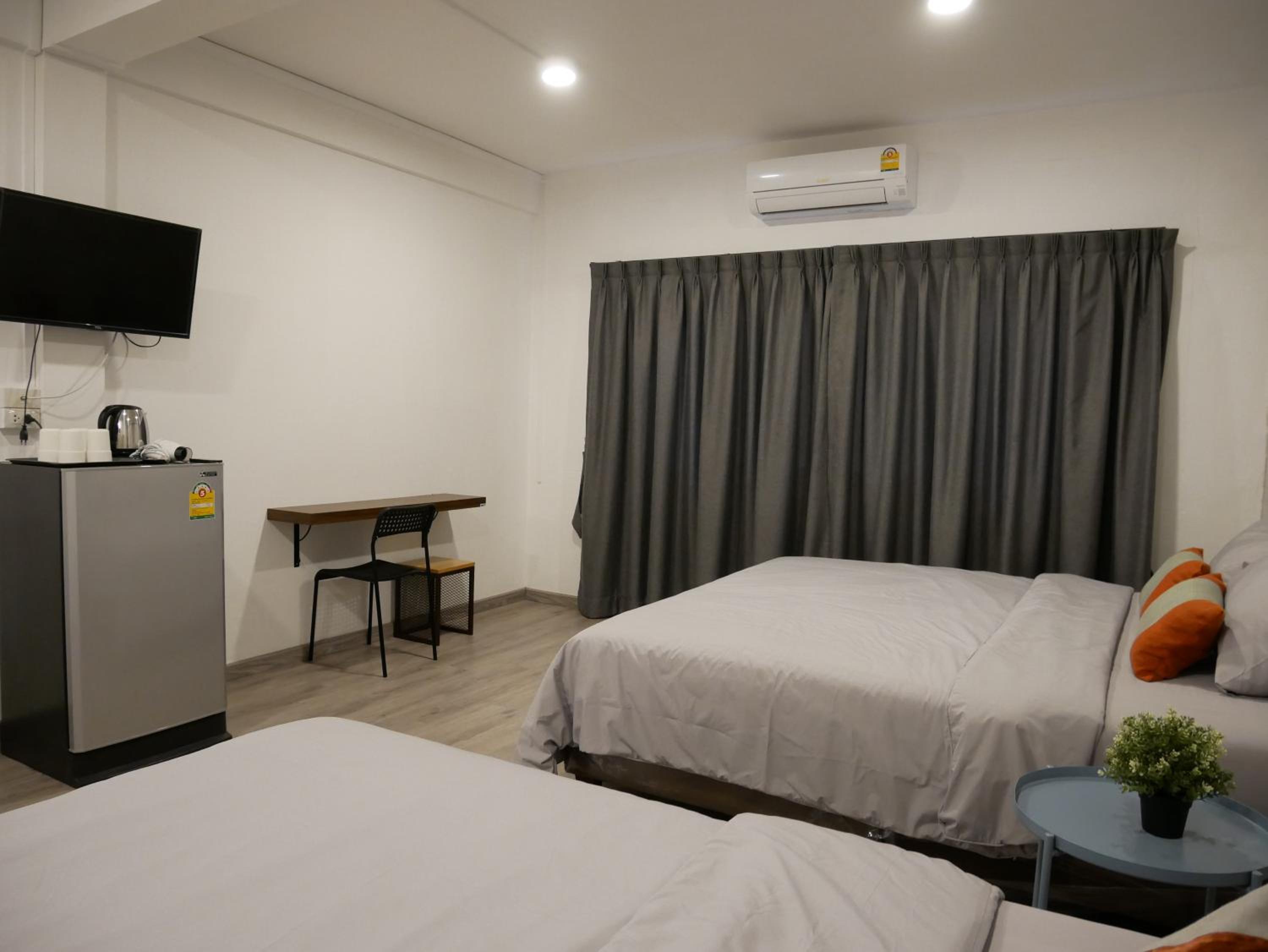 King Room With Two King Beds photo 2