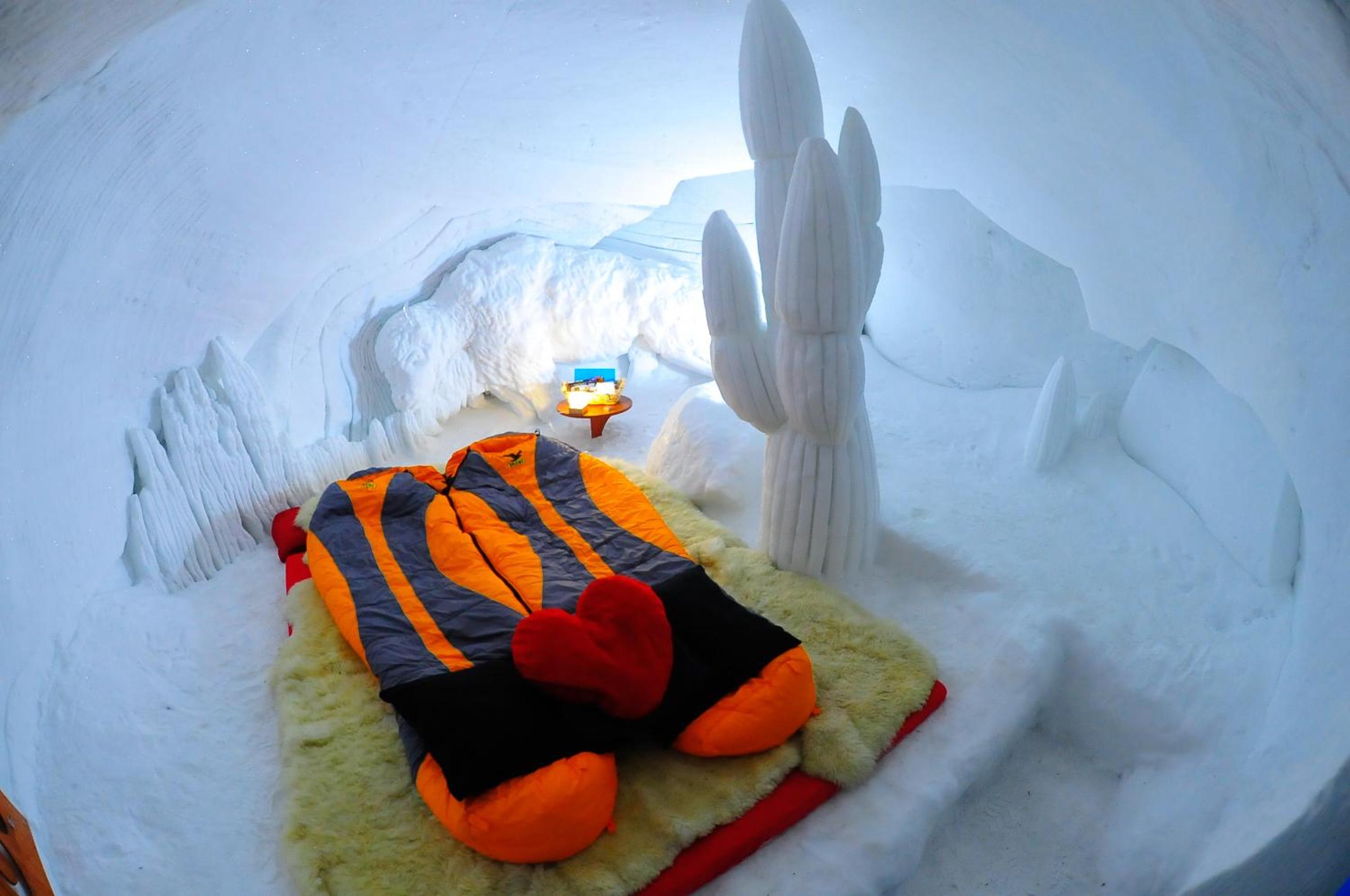 Romantic Igloo photo 2