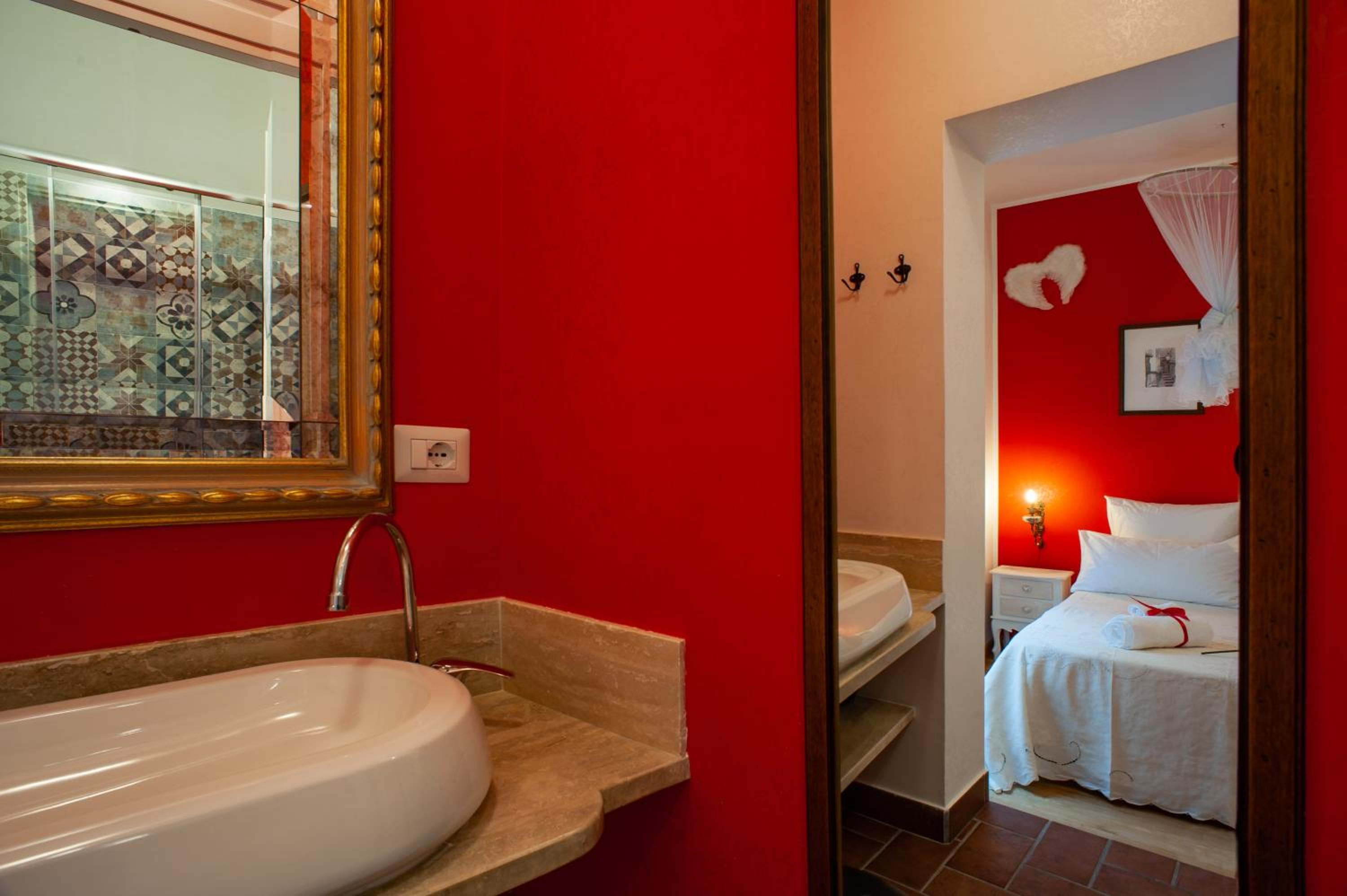Double Room with Private Internal Bathroom photo 3