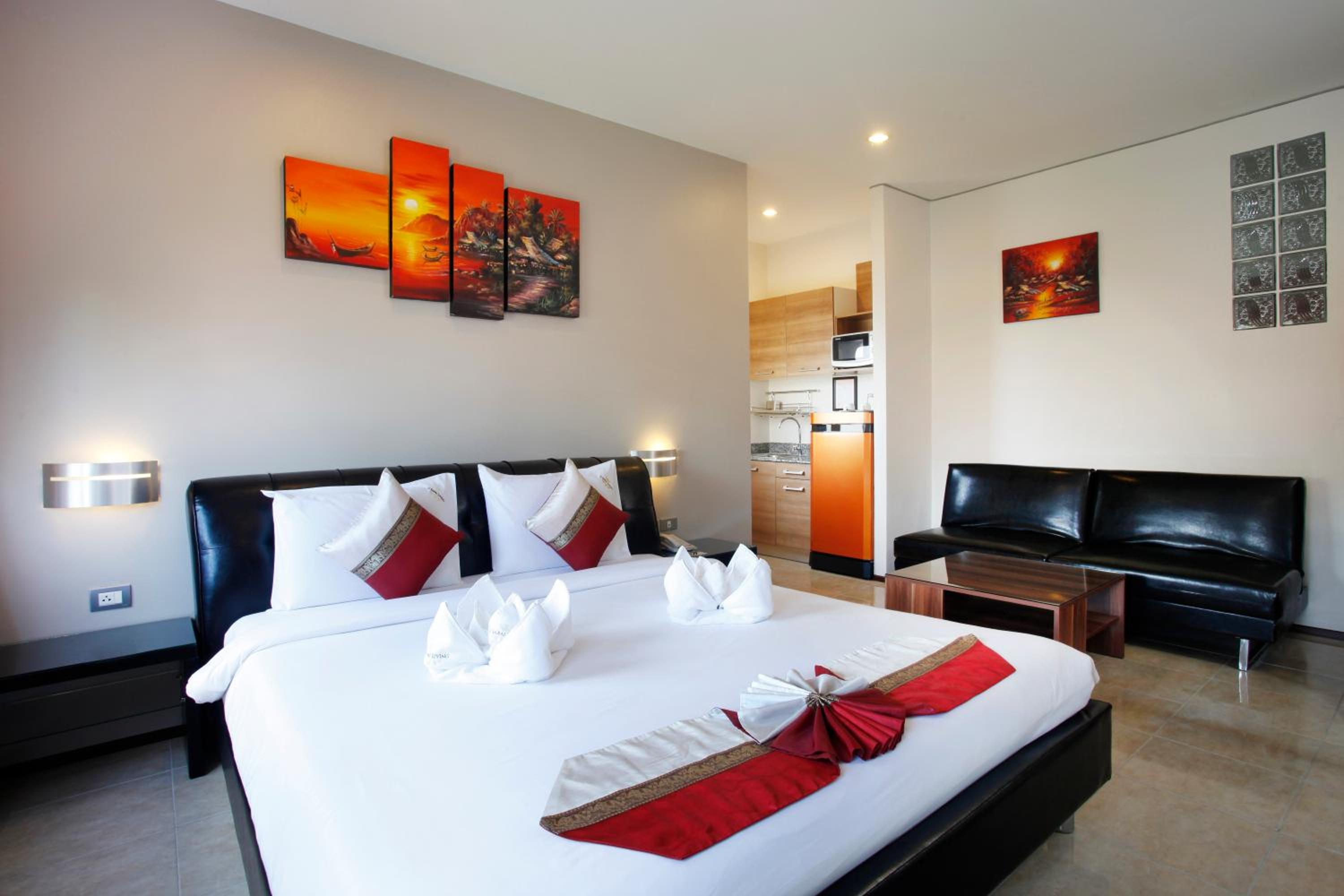 Deluxe Double Room - Photo 11