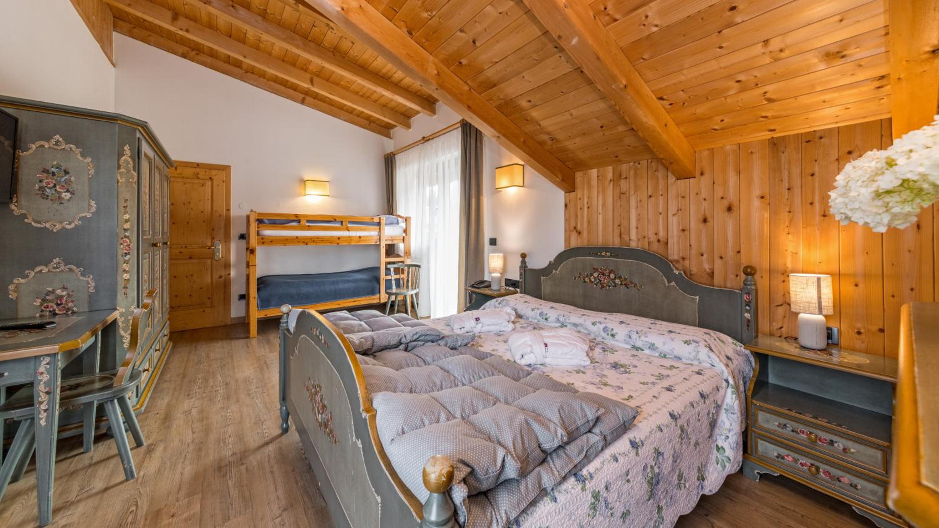Quadruple Room - Photo 11
