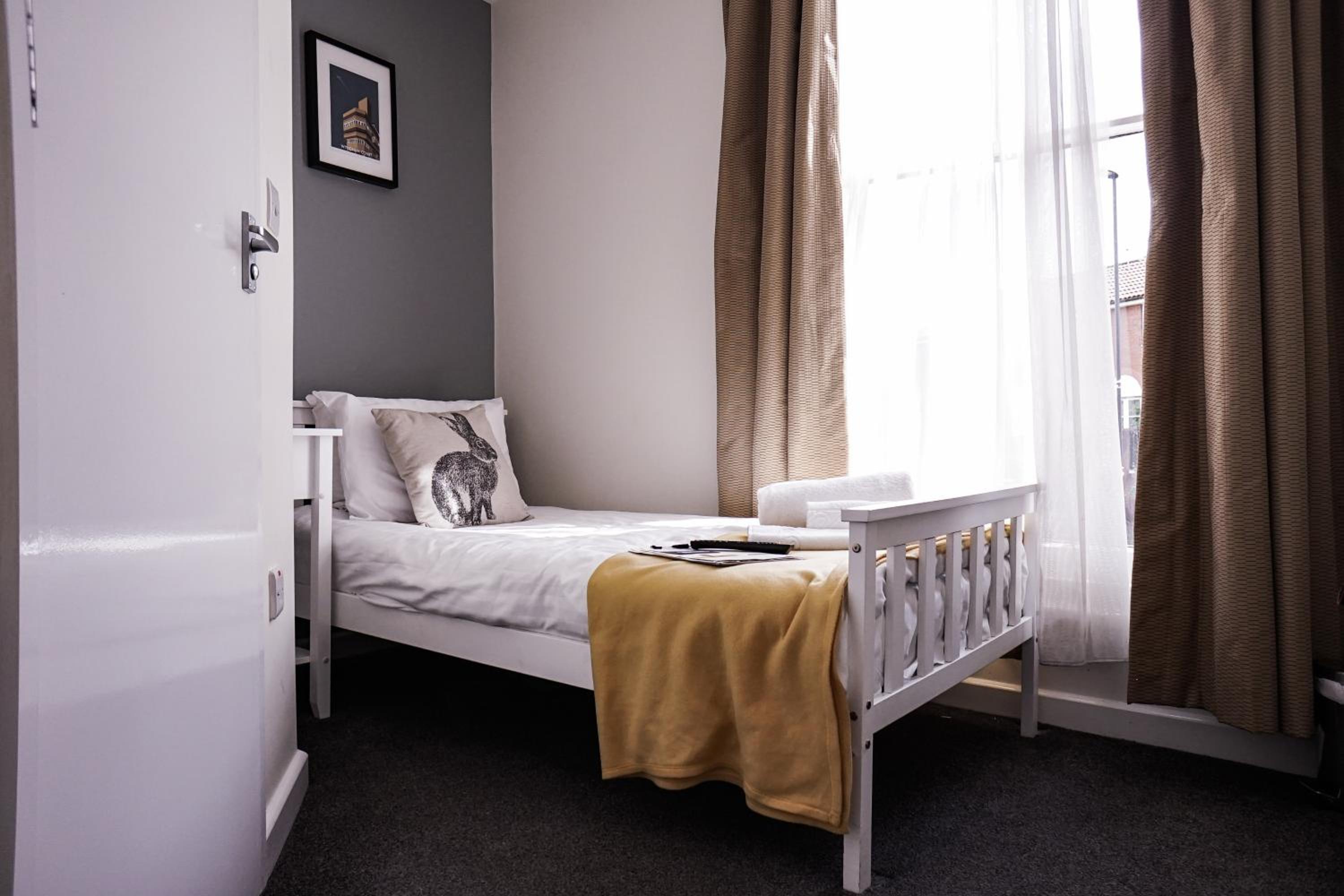 Single Room photo 2