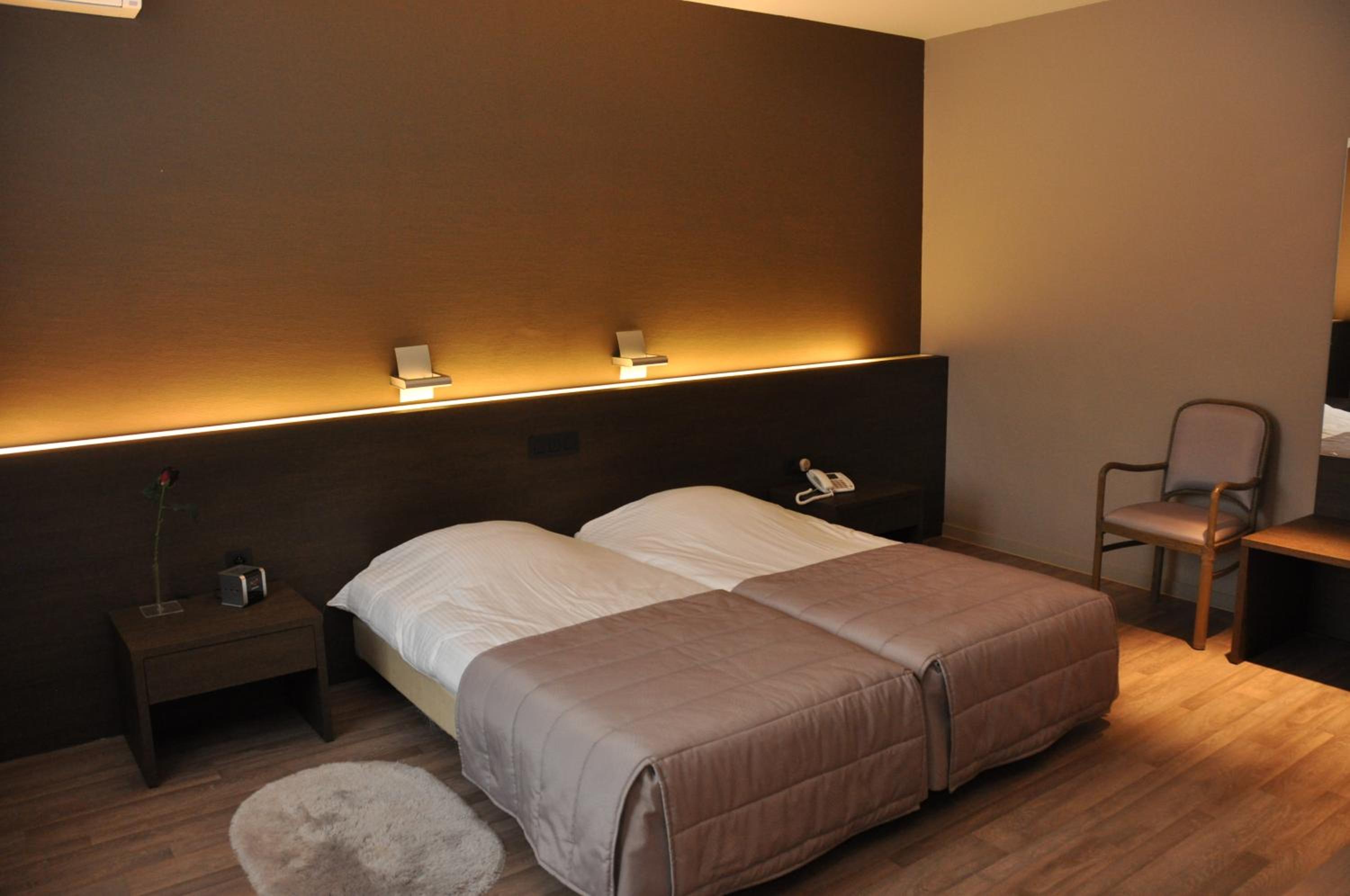 Standard Twin Room photo 2