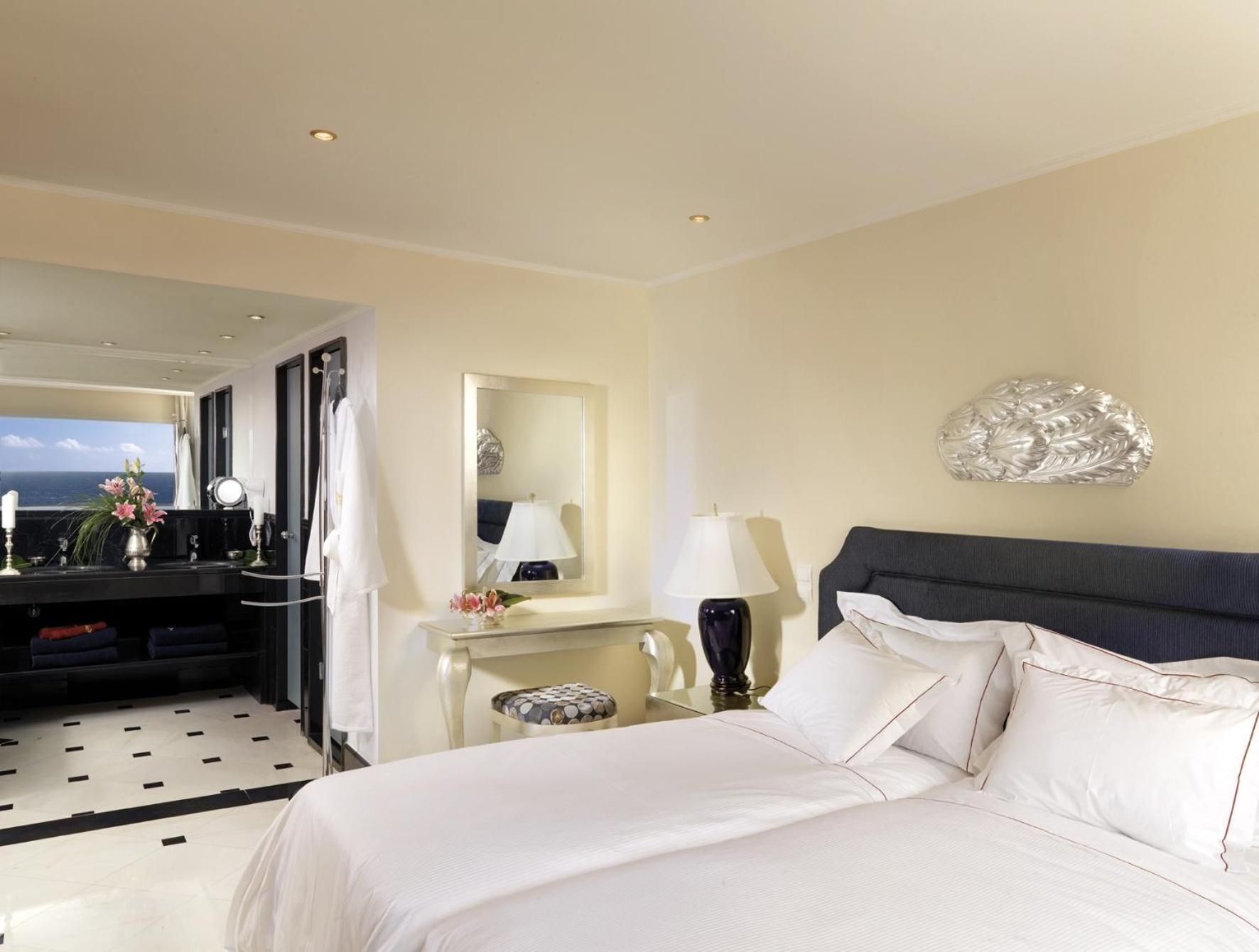Exclusive Three-Bedroom Maisonette Individual Pool - Photo 8