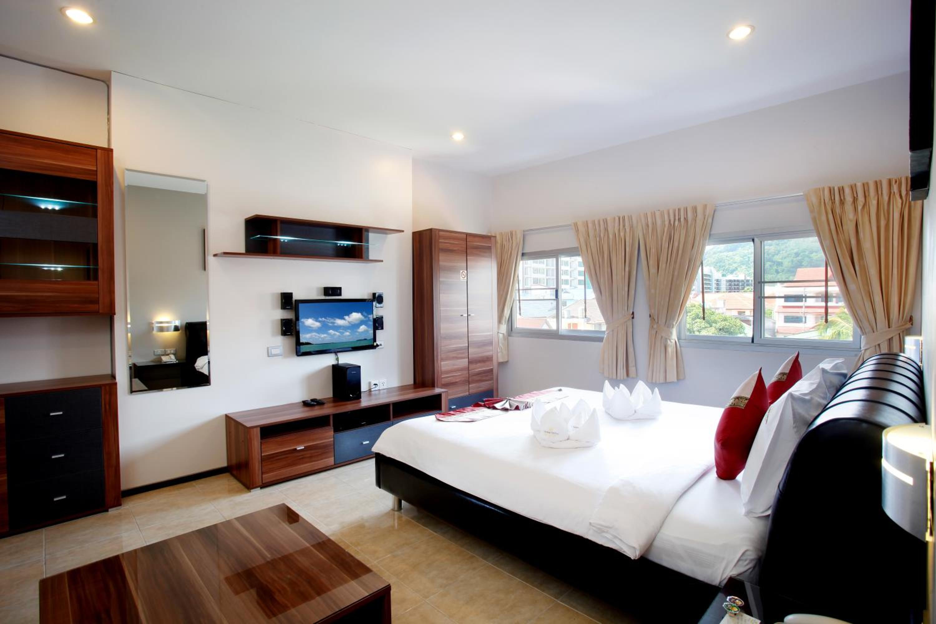 Deluxe Double Room - Photo 8