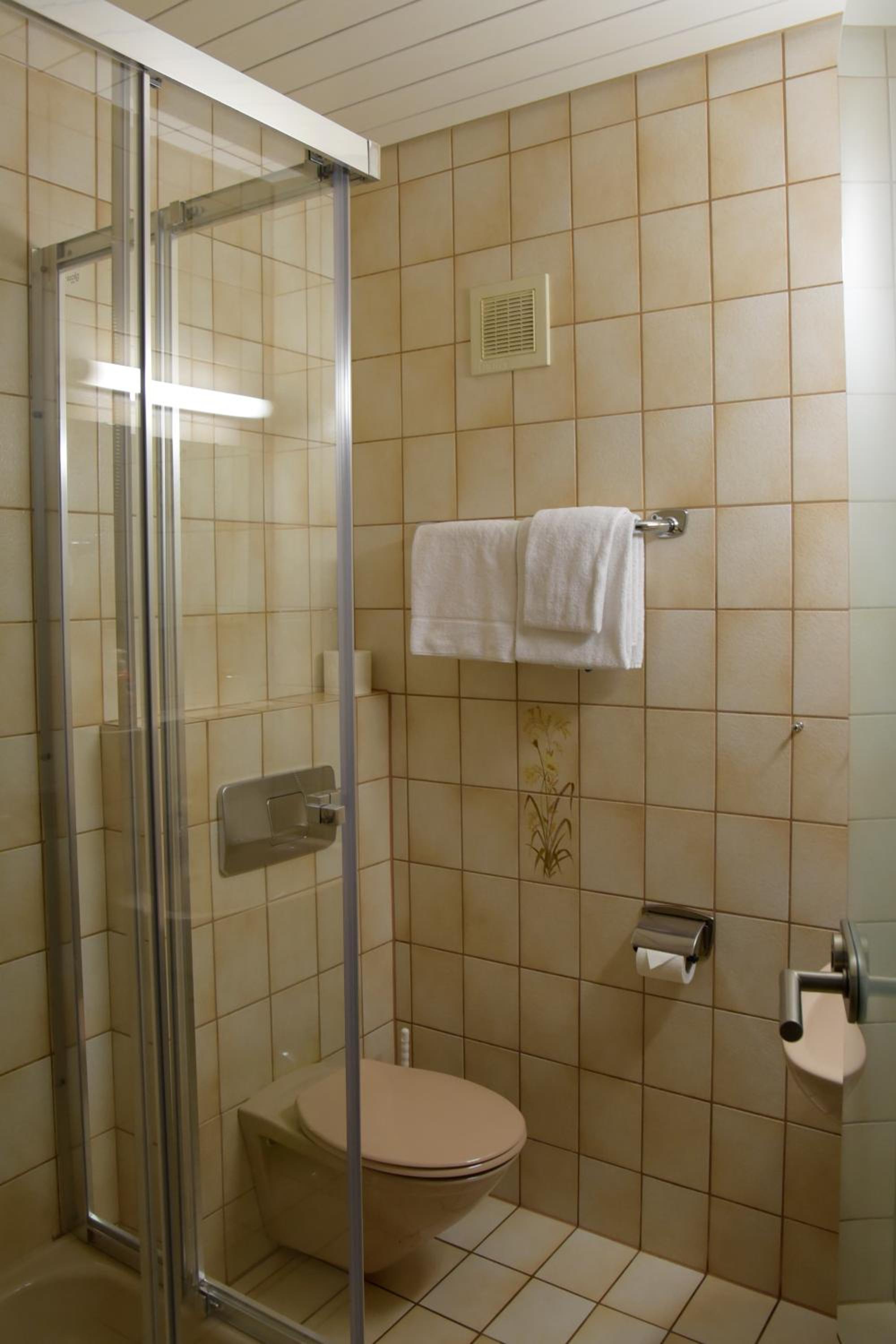 Double Room with Private Bathroom - Photo 3