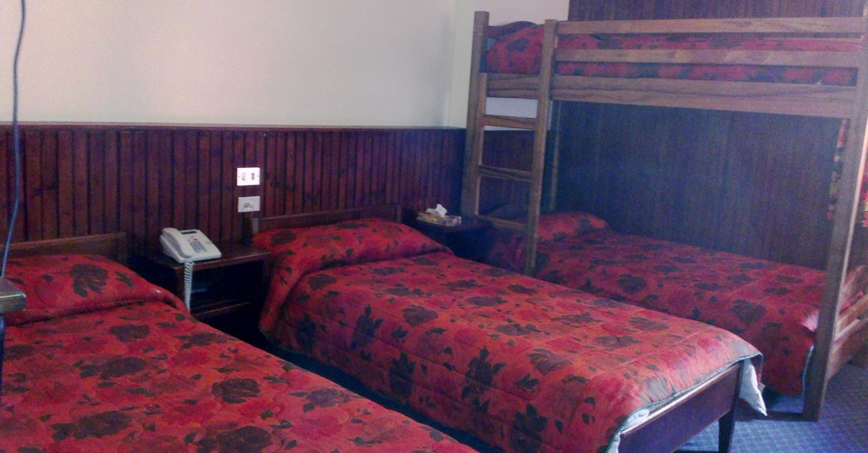 Single Bed in Male Dormitory Room with Shared Bathroom photo 1