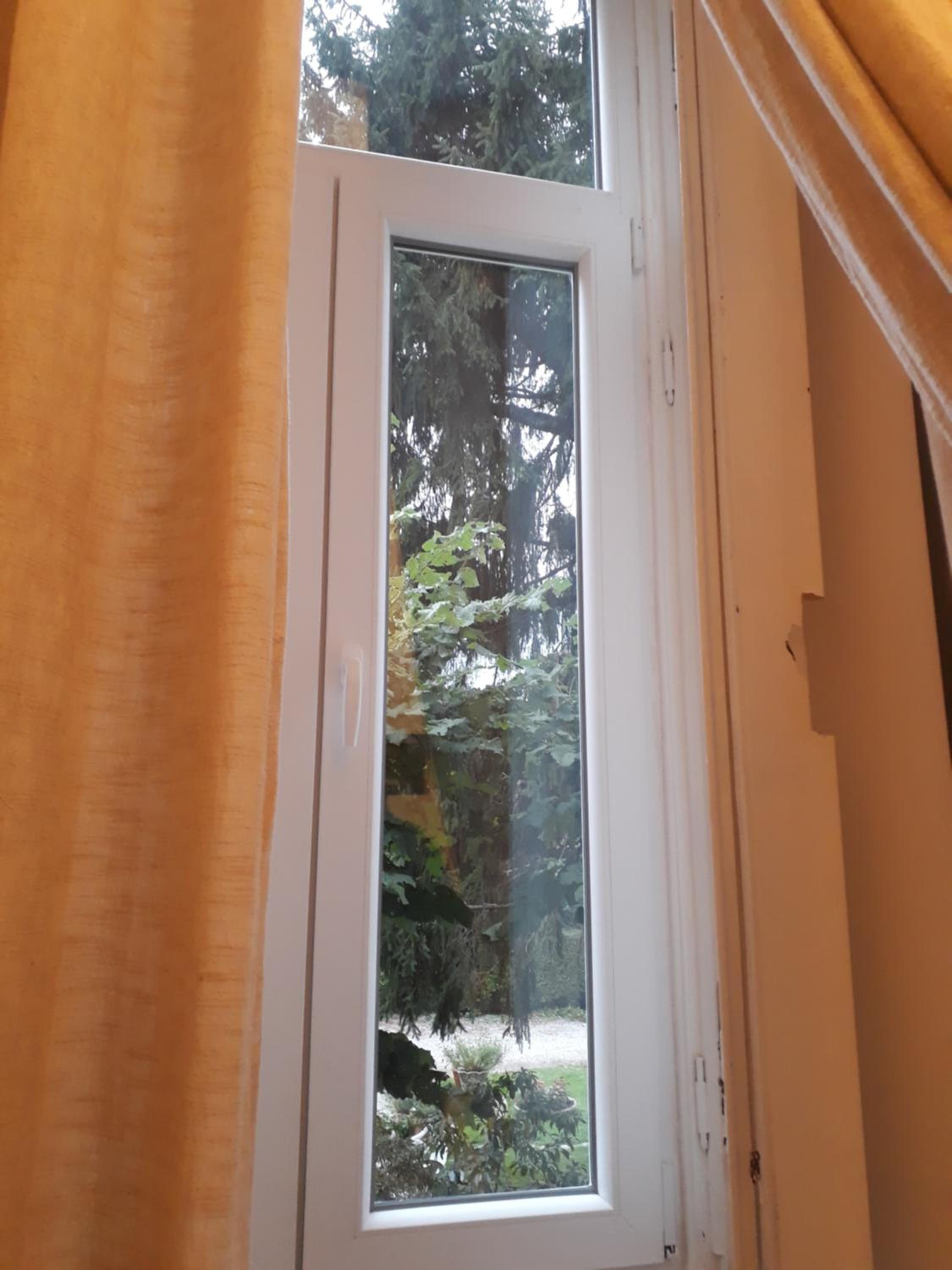 Double Room with Private Bathroom - Photo 3