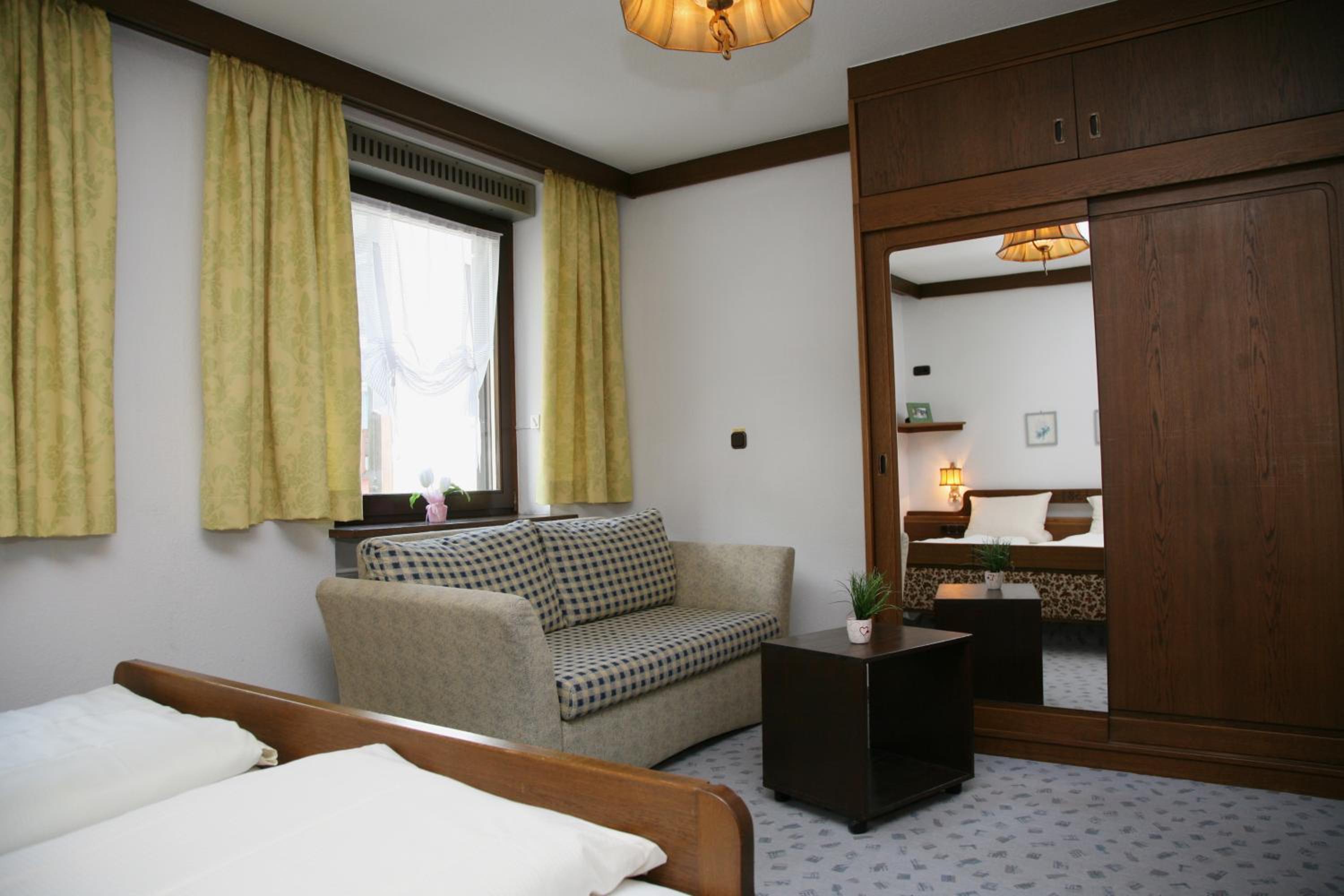 Standard Double Room photo 3