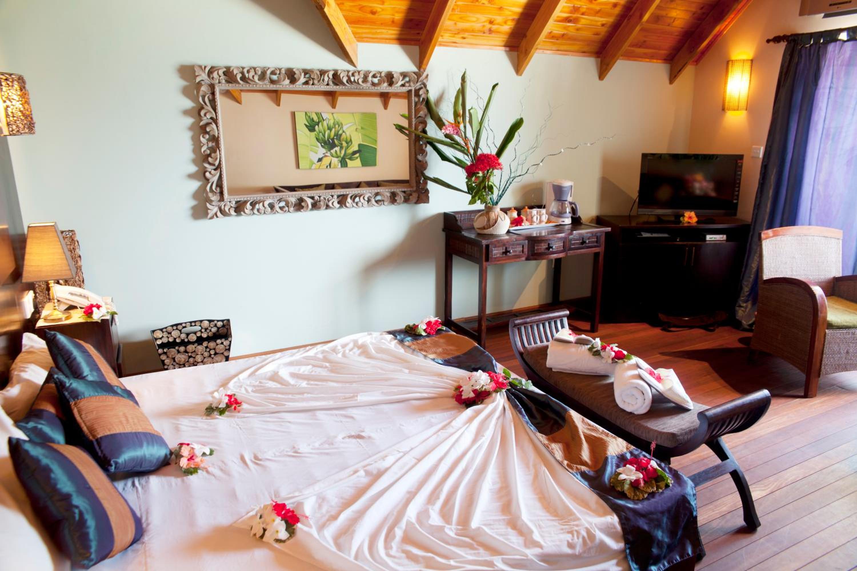 Deluxe Double Room with Sea View - Photo 2
