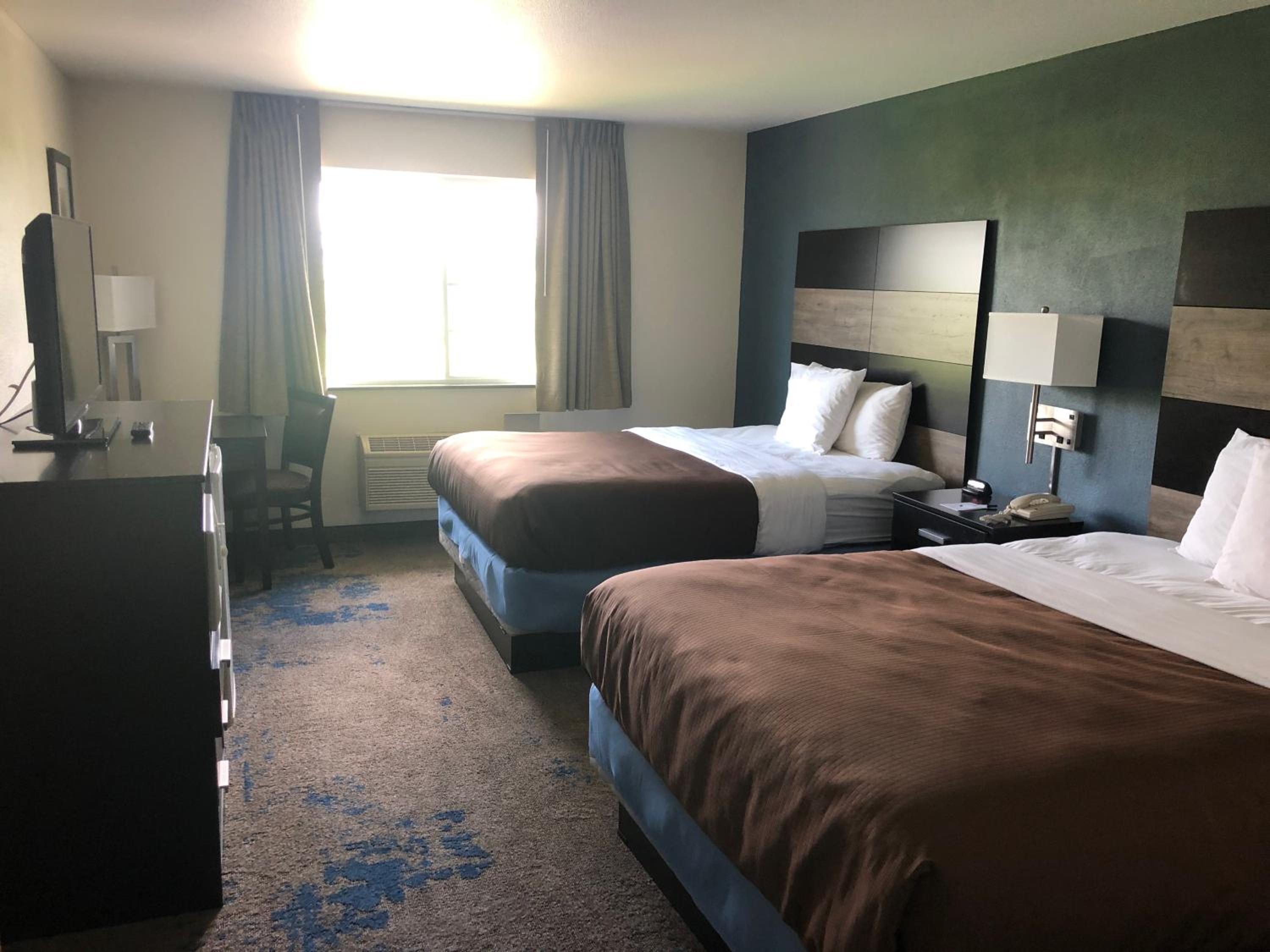 Queen Room with Two Queen Beds - Mobility Access/Non-Smoking - Photo 1