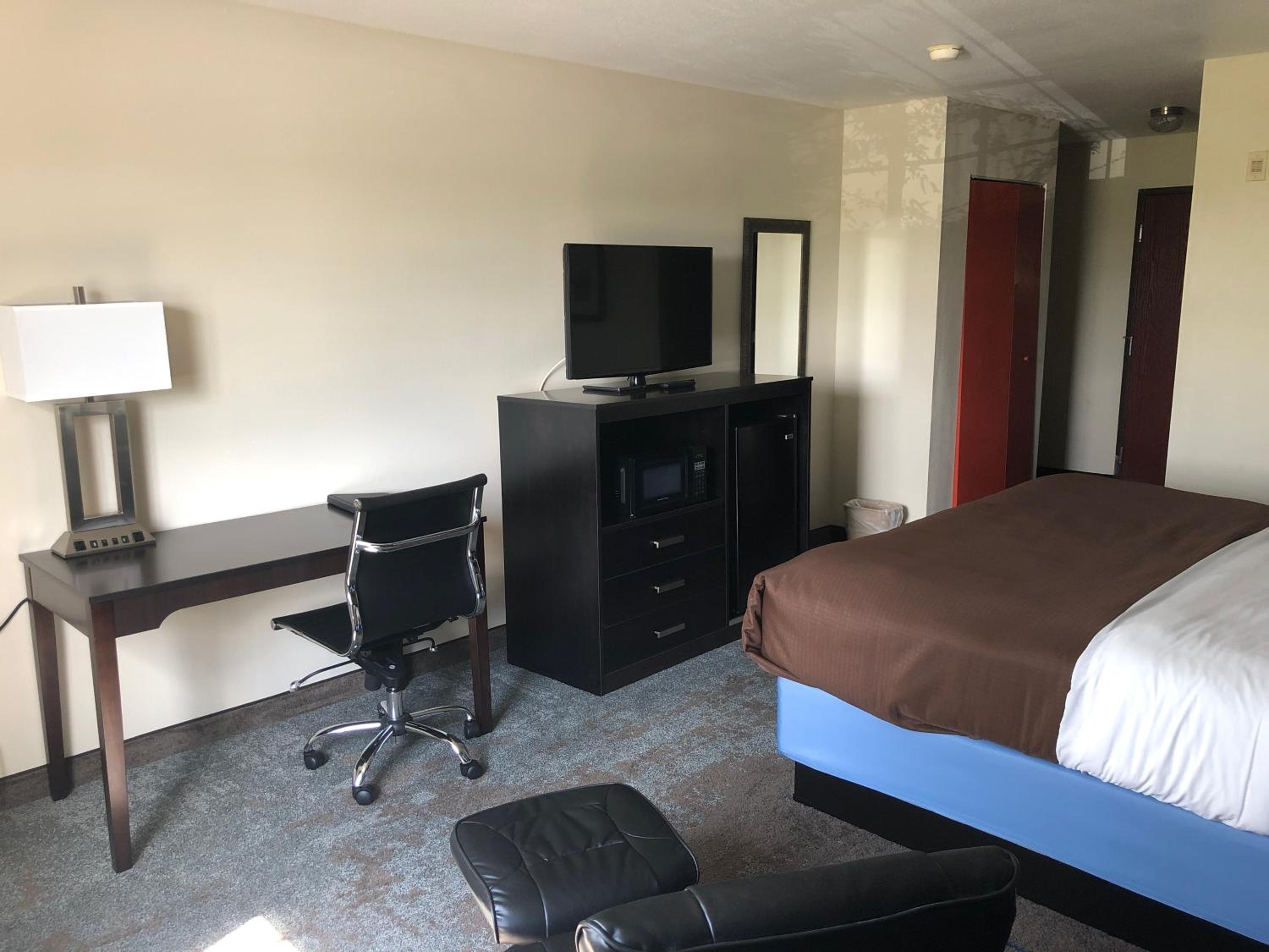King Room - Non-Smoking - Photo 2