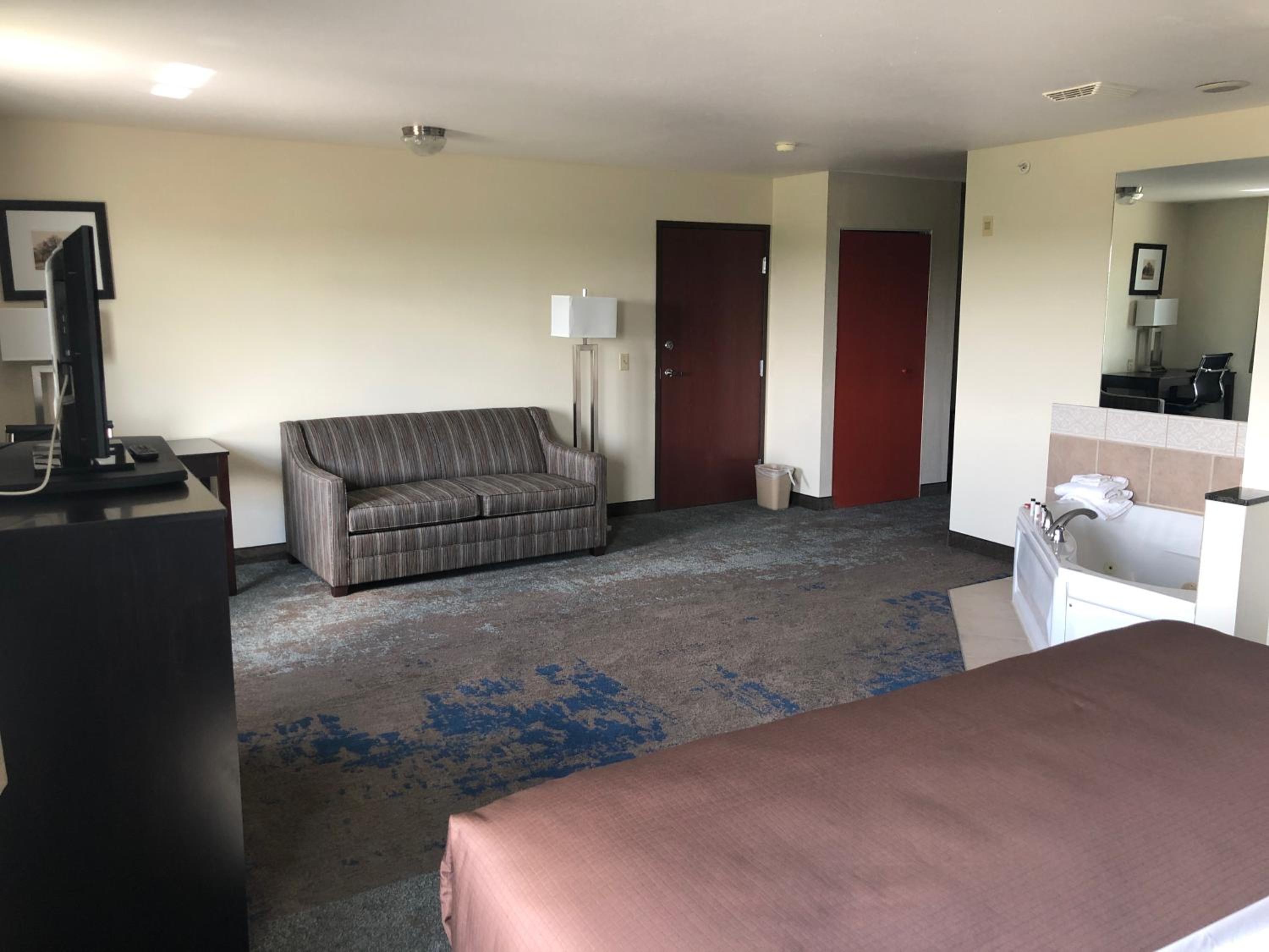 1 King Bed, Deluxe Studio Suite, Non Smoking - Photo 5