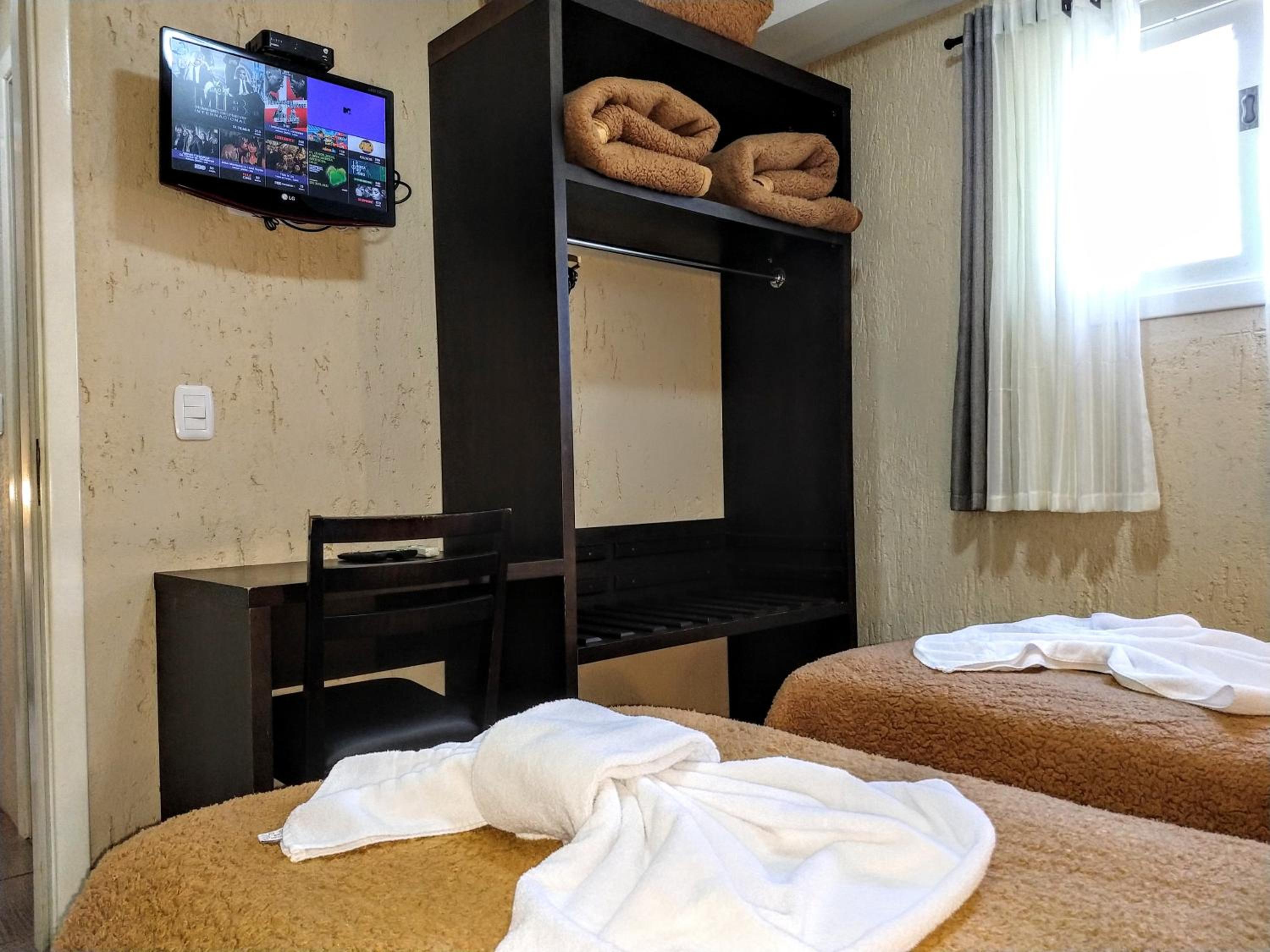 Deluxe Family Room photo 3