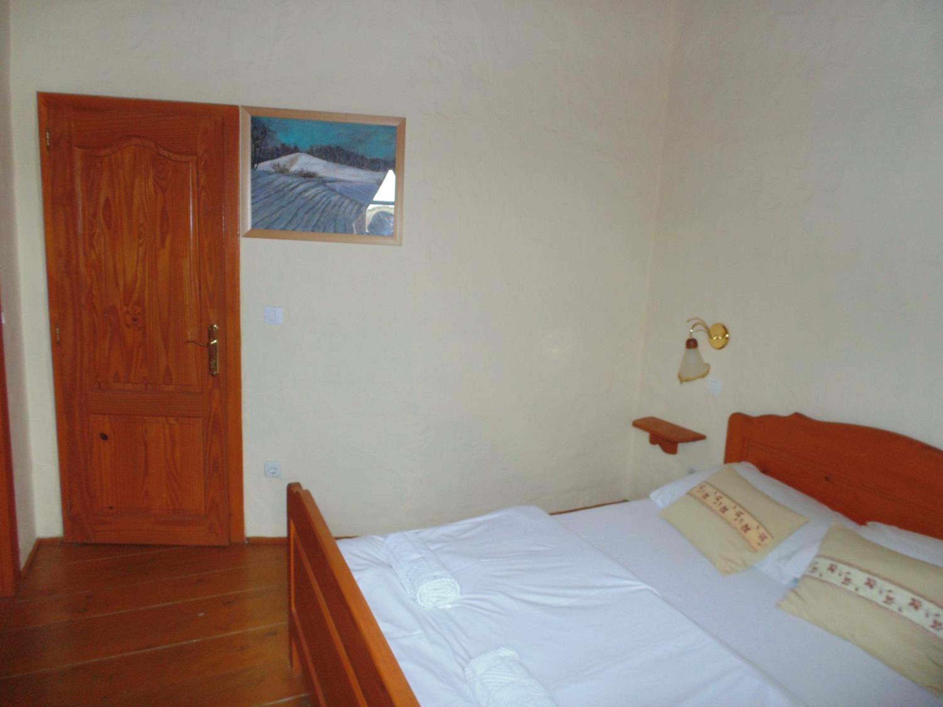 Double Room - Photo 2
