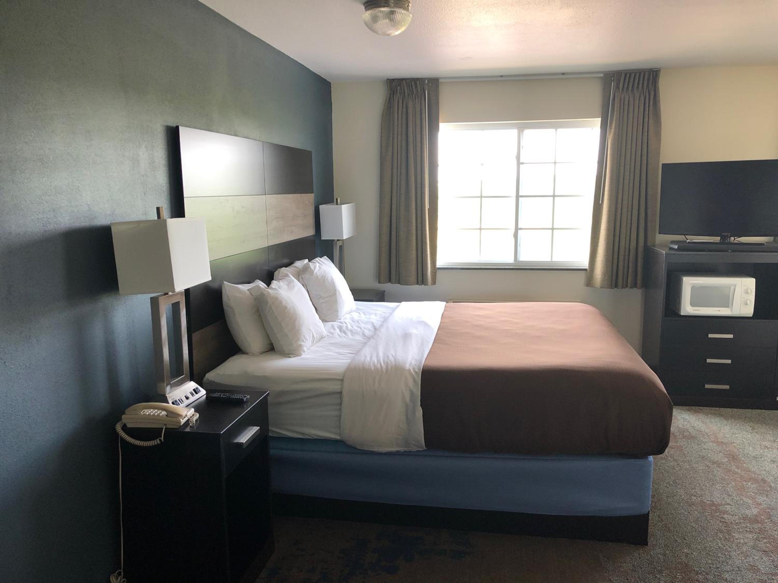 1 King Bed, Deluxe Studio Suite, Non Smoking - Photo 6