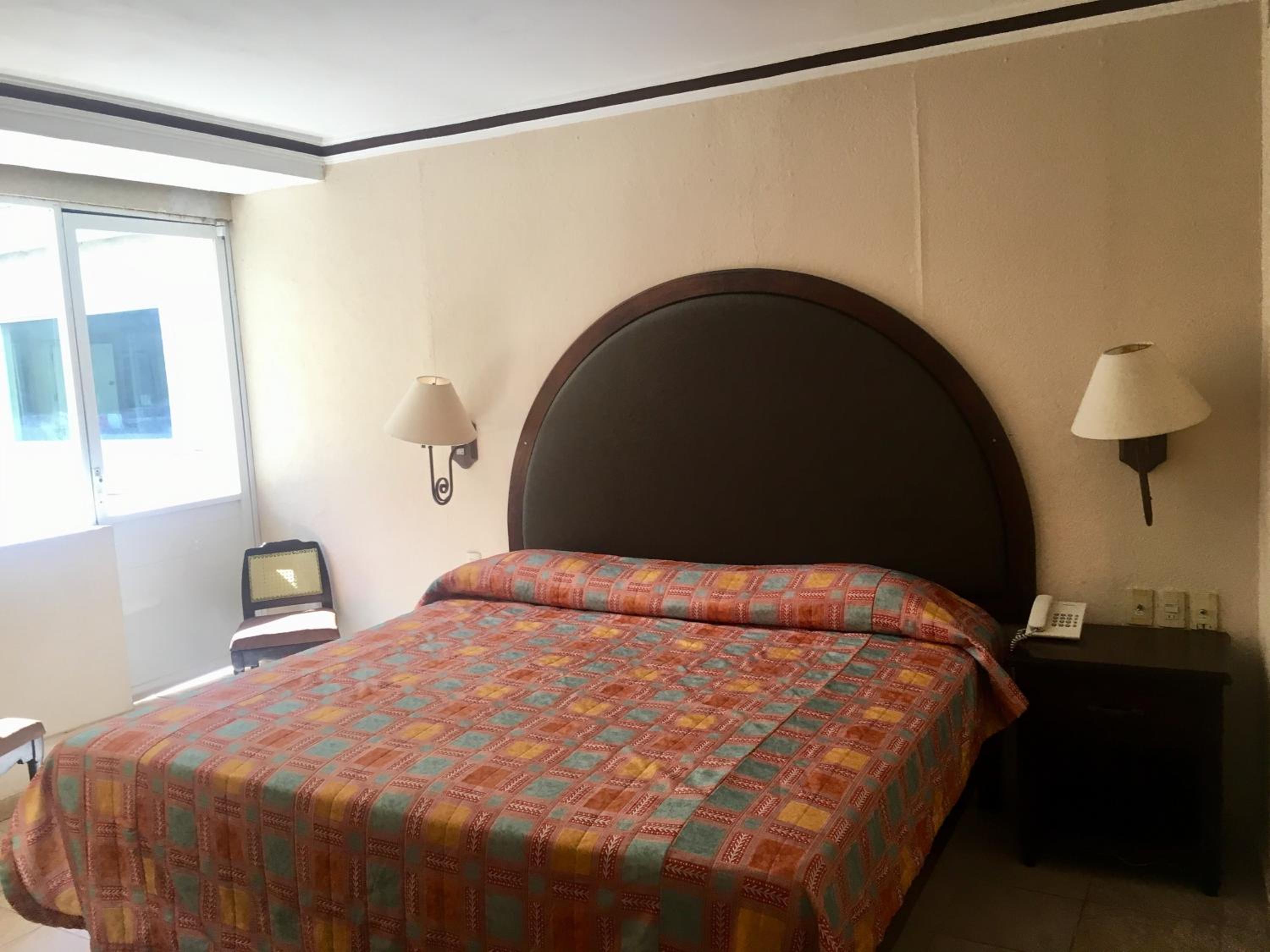 Standard Double Room - Photo 5