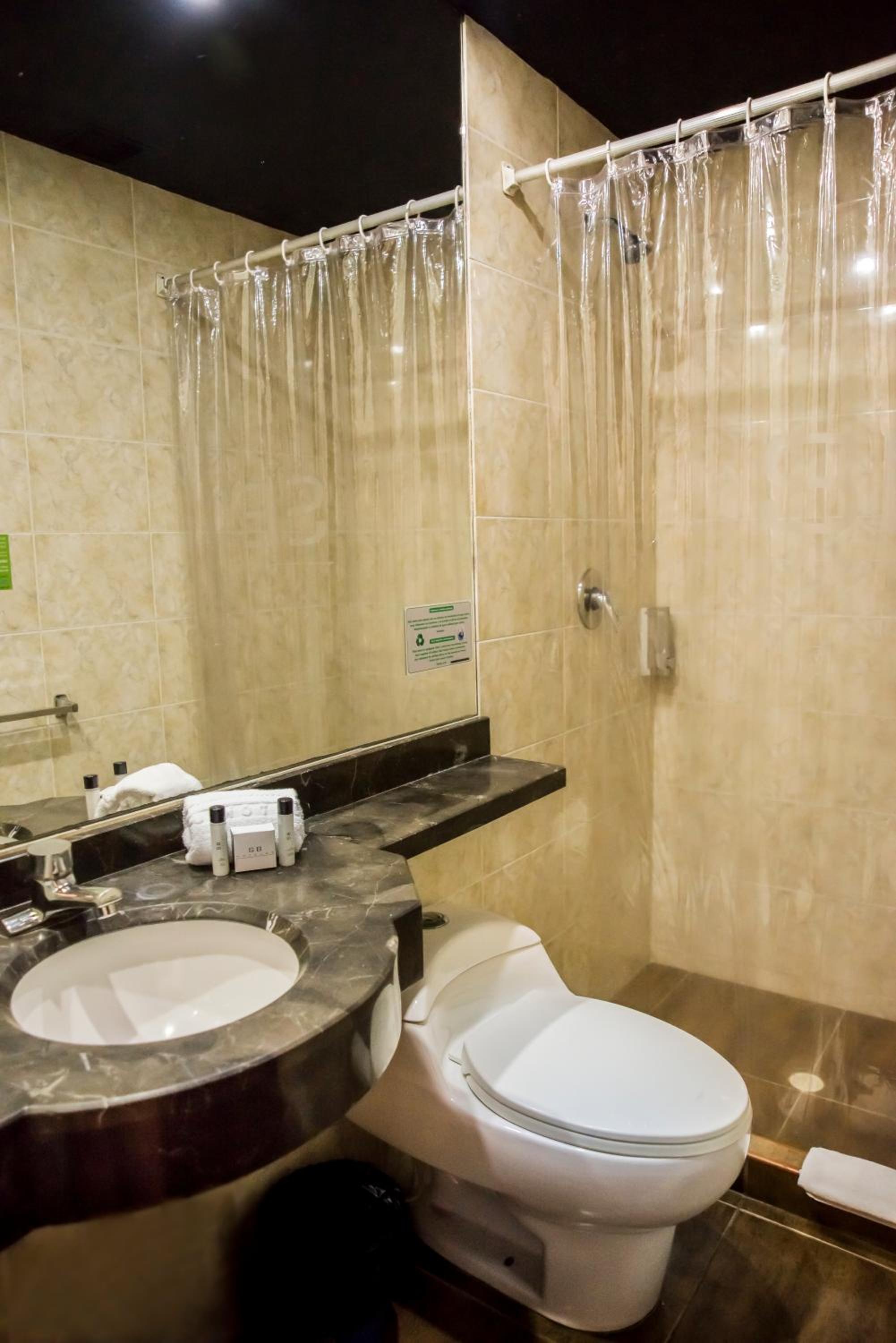 Standard Double Room - Photo 12