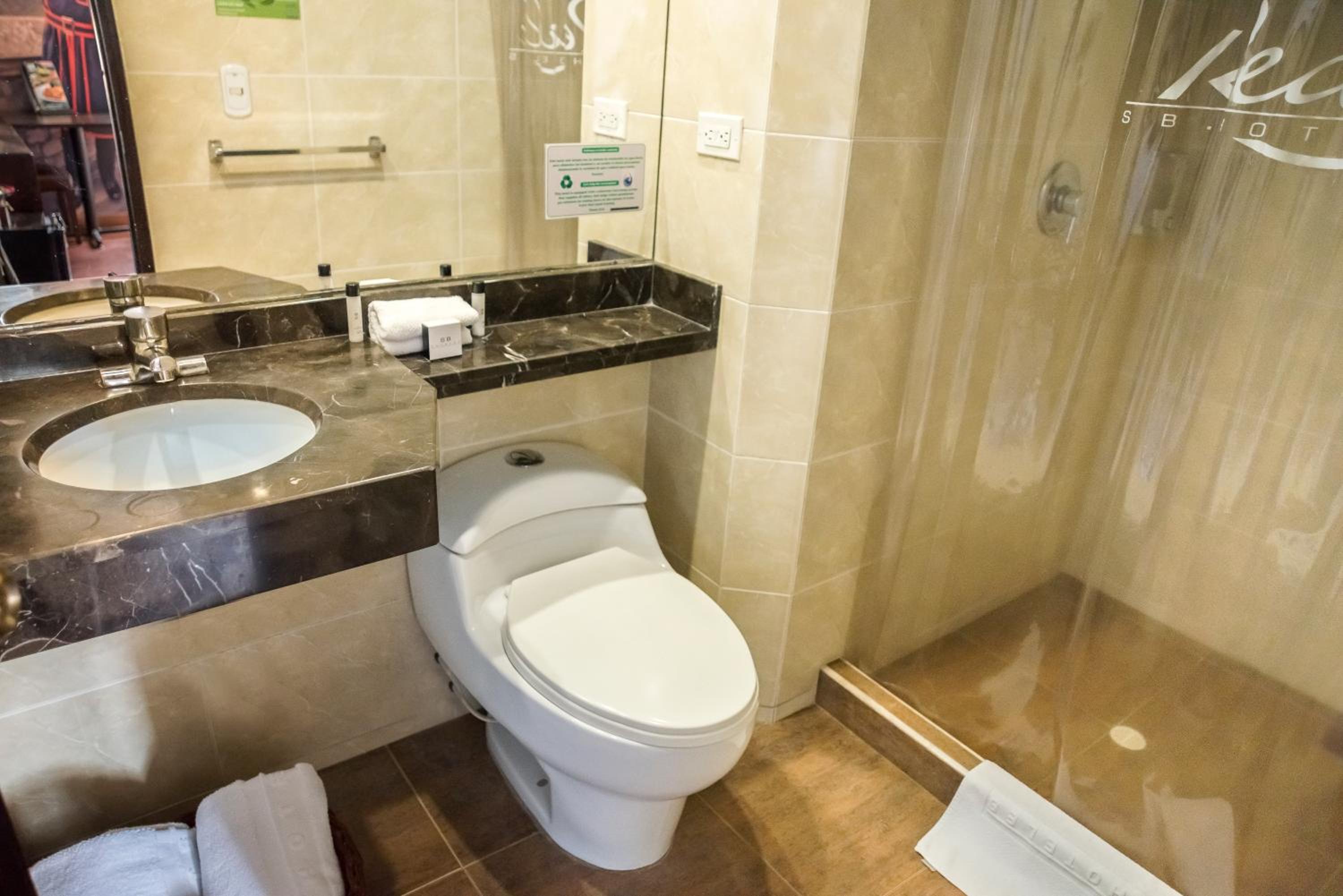 Standard Double Room - Photo 4