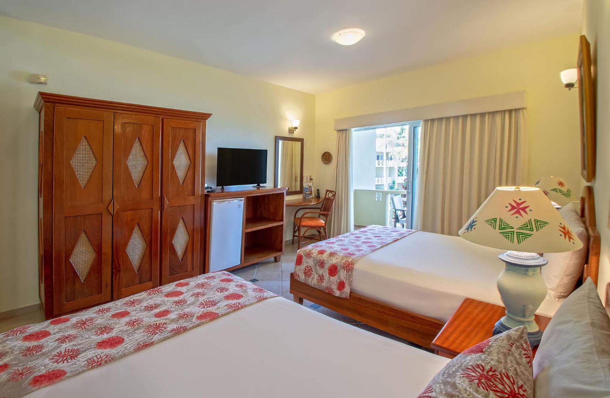 Standardzimmer mit Meerblick (2 Queensize-Betten)