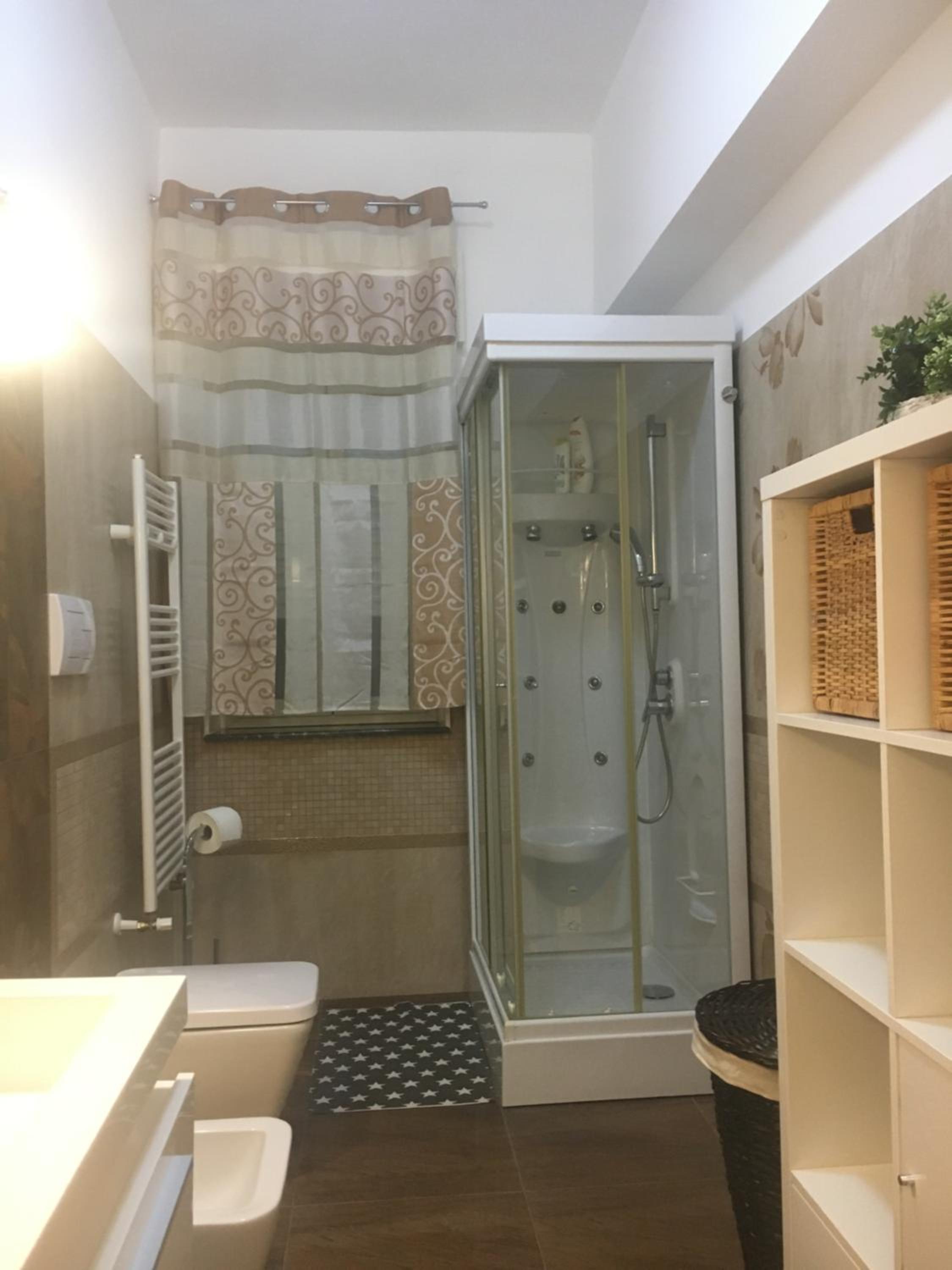 One-Bedroom House - Photo 2