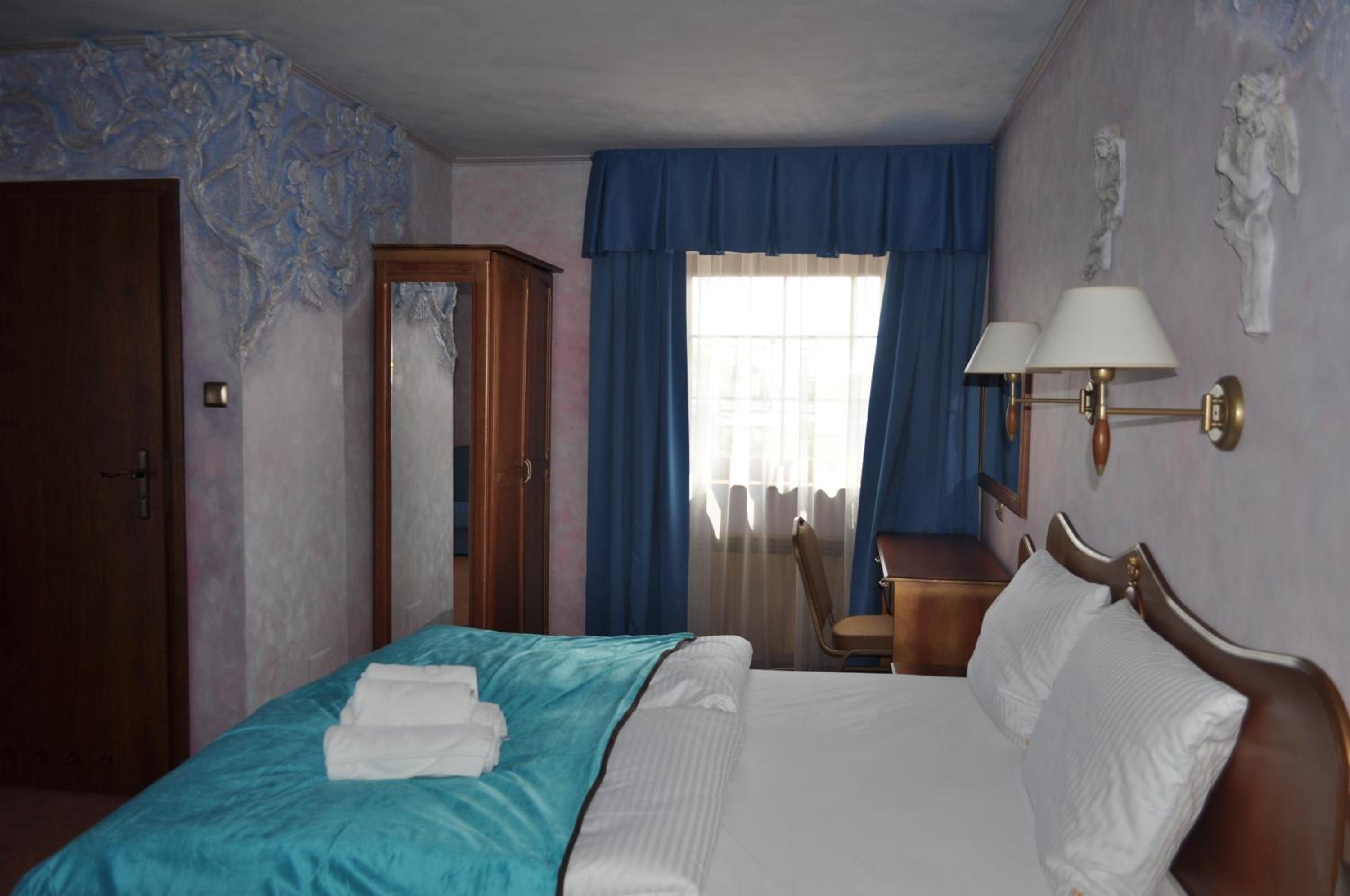 Suite - Photo 3