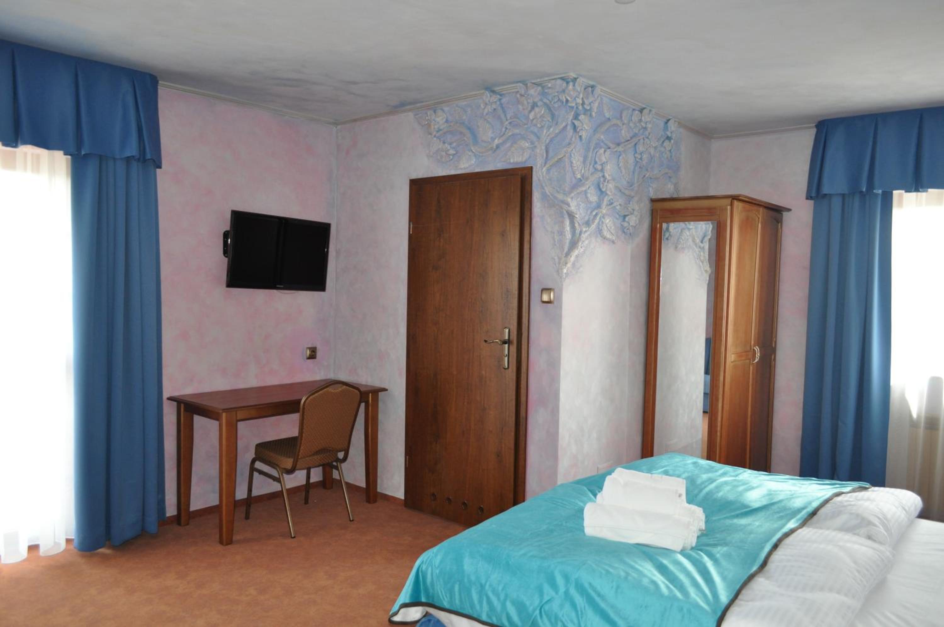 Suite - Photo 2