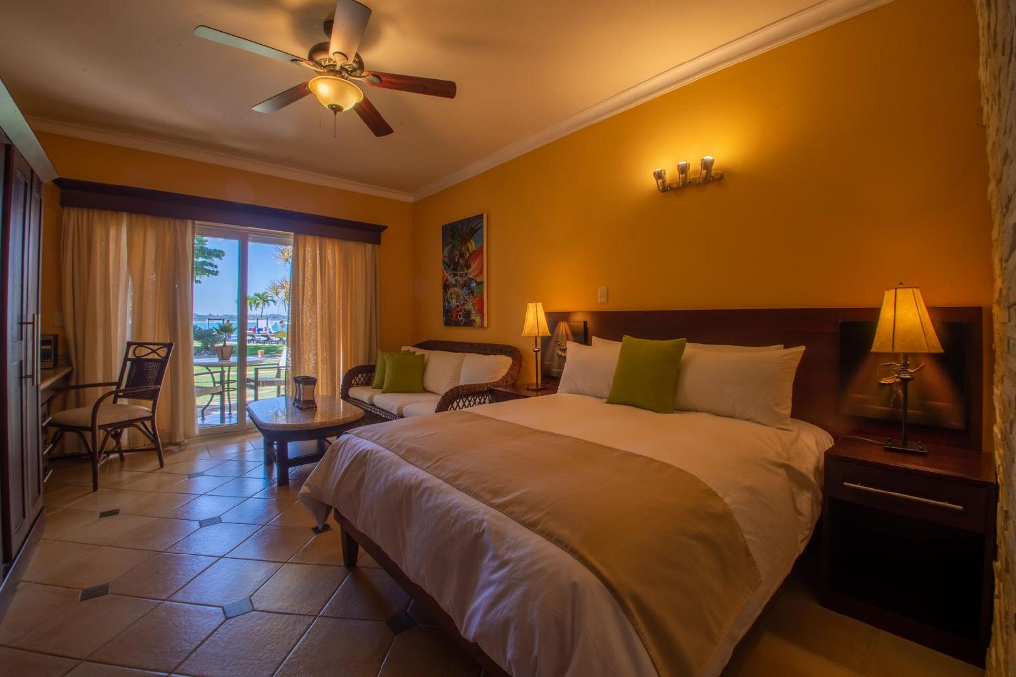 Standard Room with Ocean View (1 King Bed) photo 2