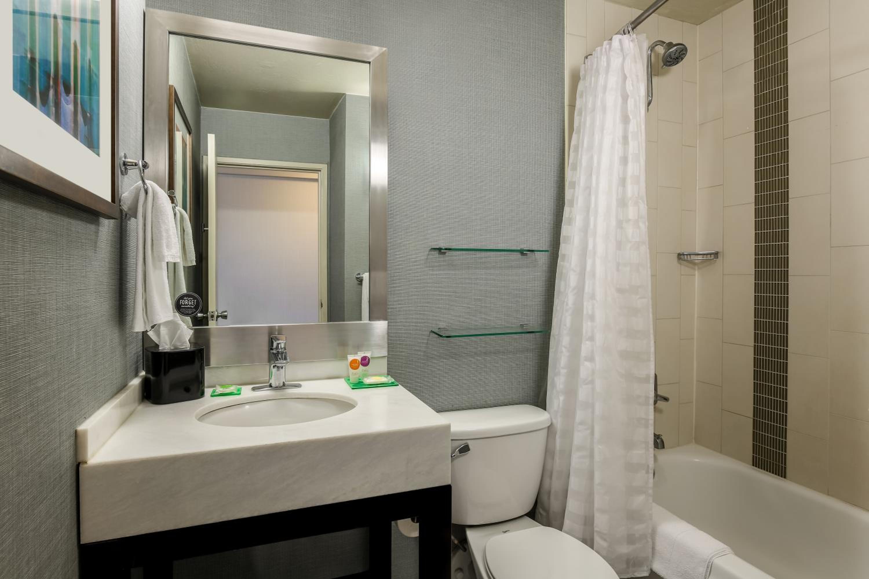 Double Room with Two Double Beds - Photo 2