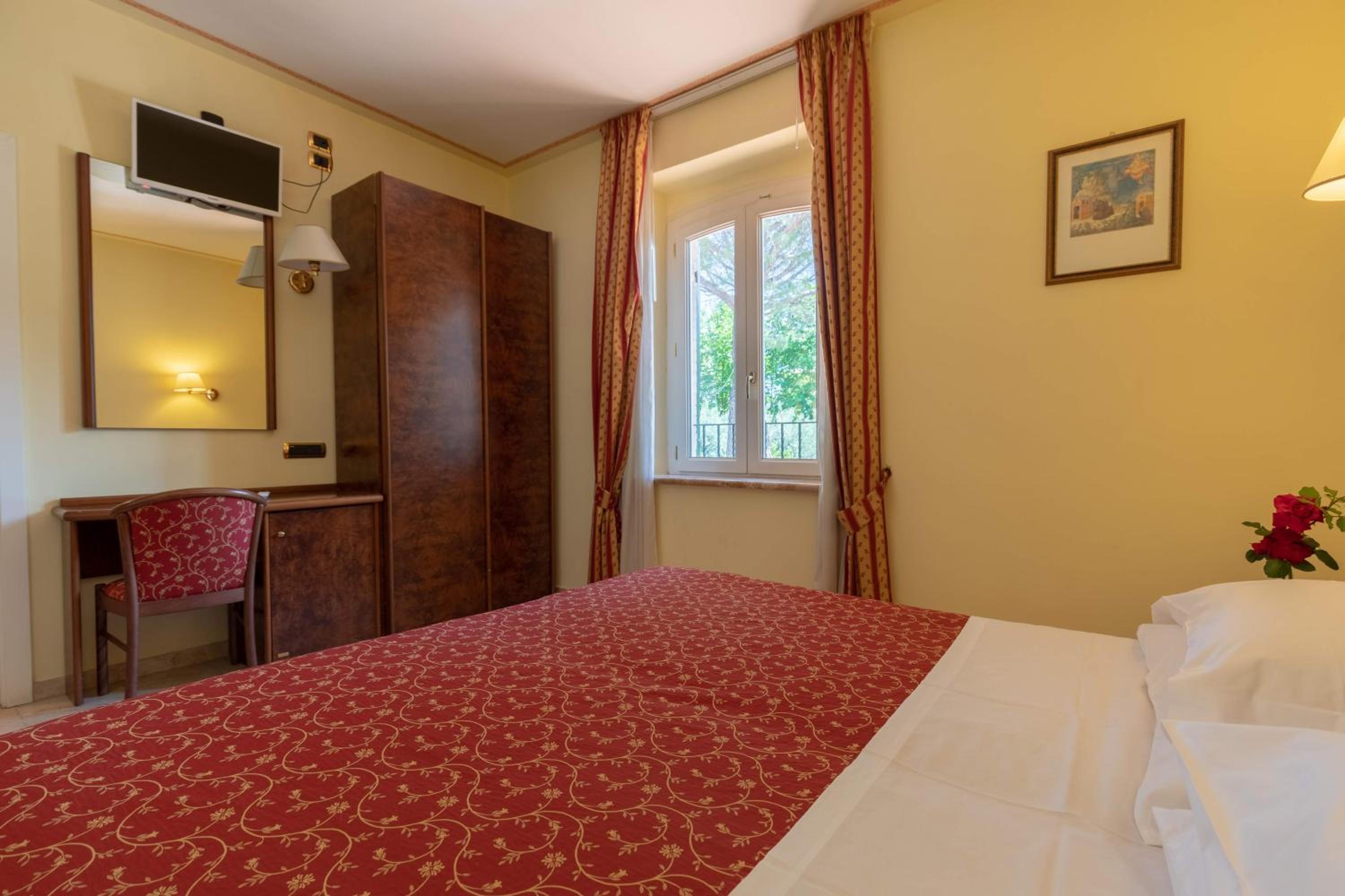 Standard Double Room - Photo 1