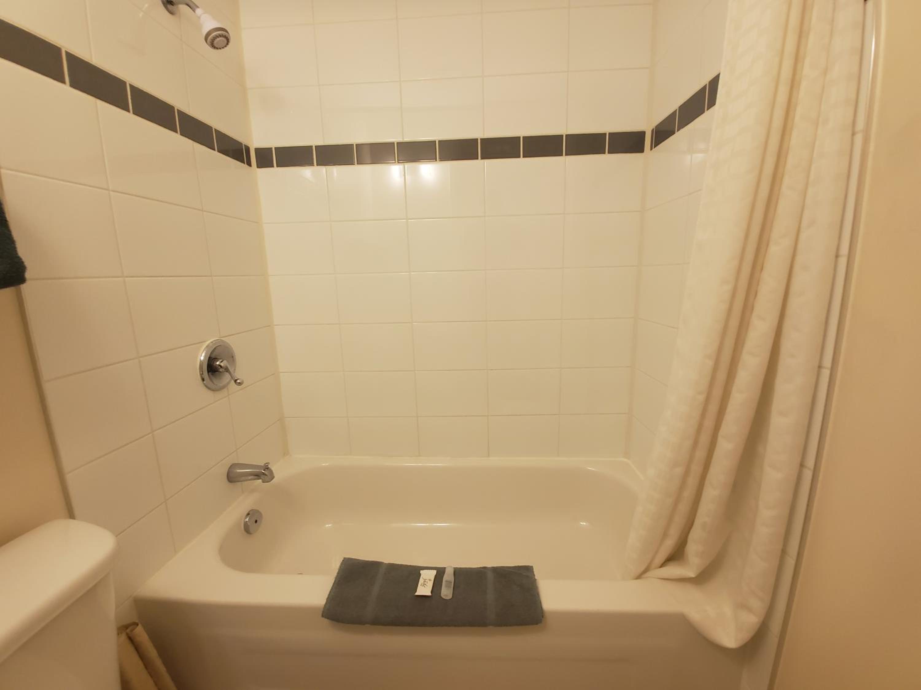 Queen Room photo 3