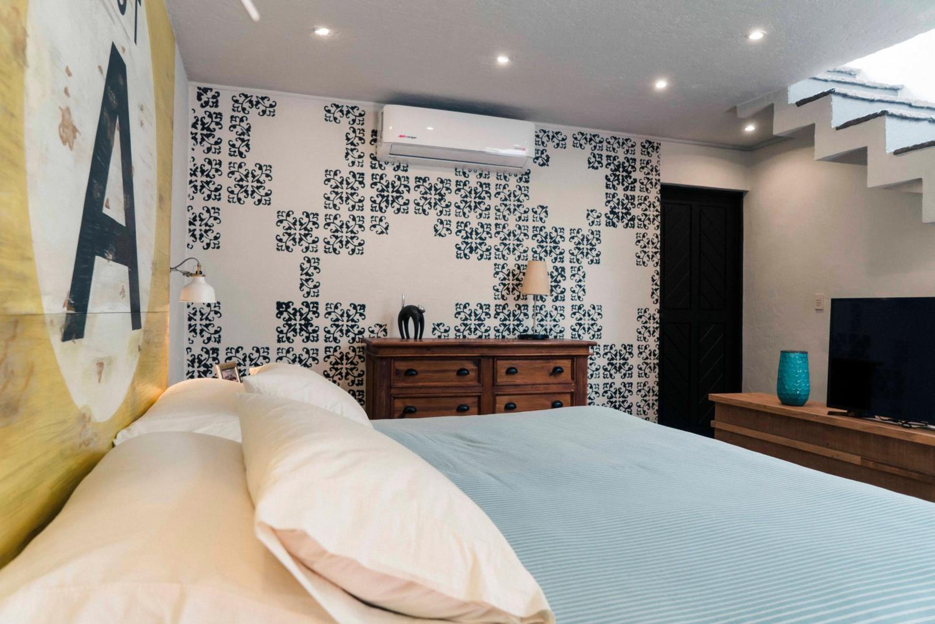 Apartment with Terrace - Photo 3