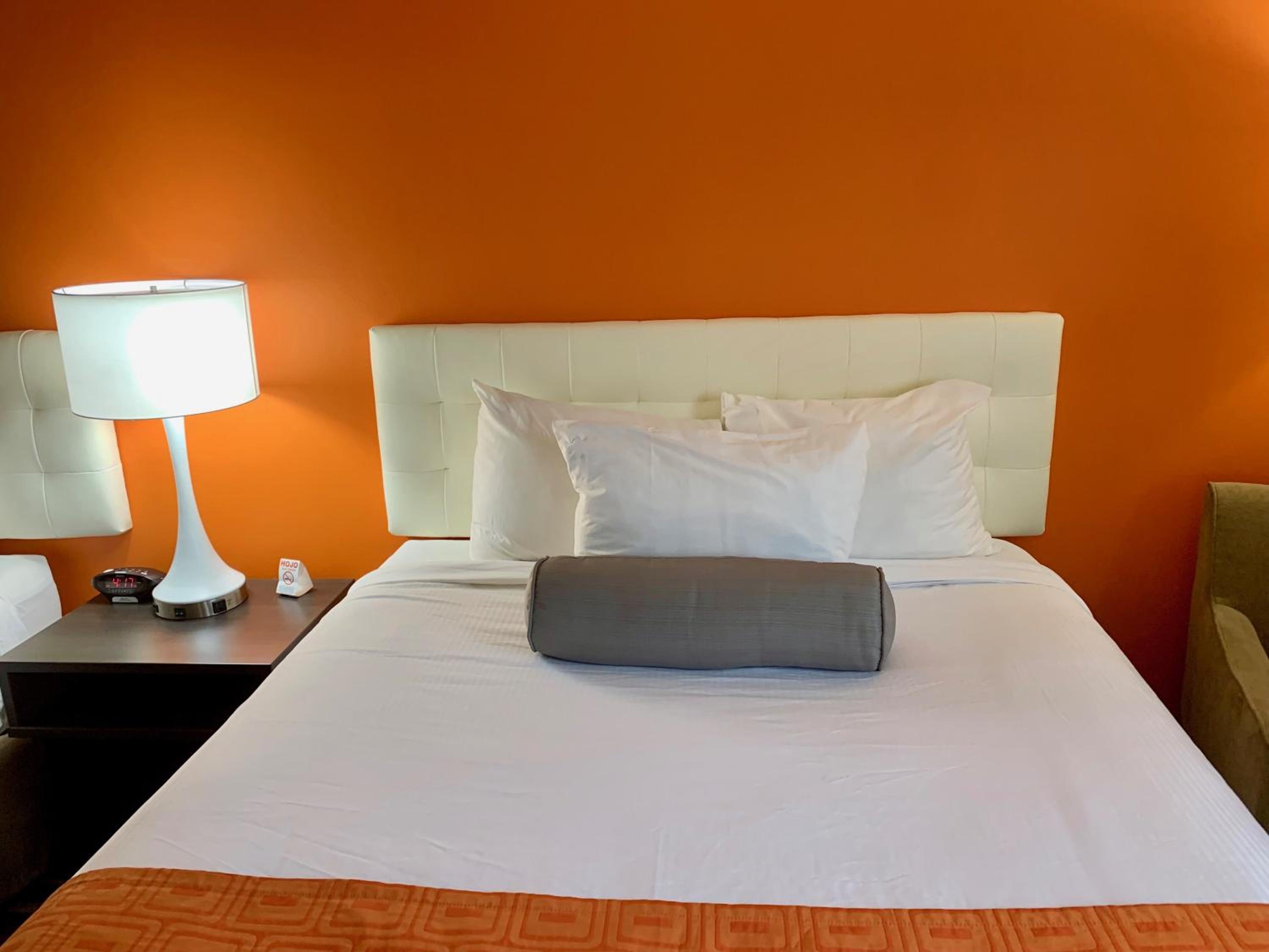 Queen Room with Two Queen Beds - Second Floor/Non-Smoking - Photo 12