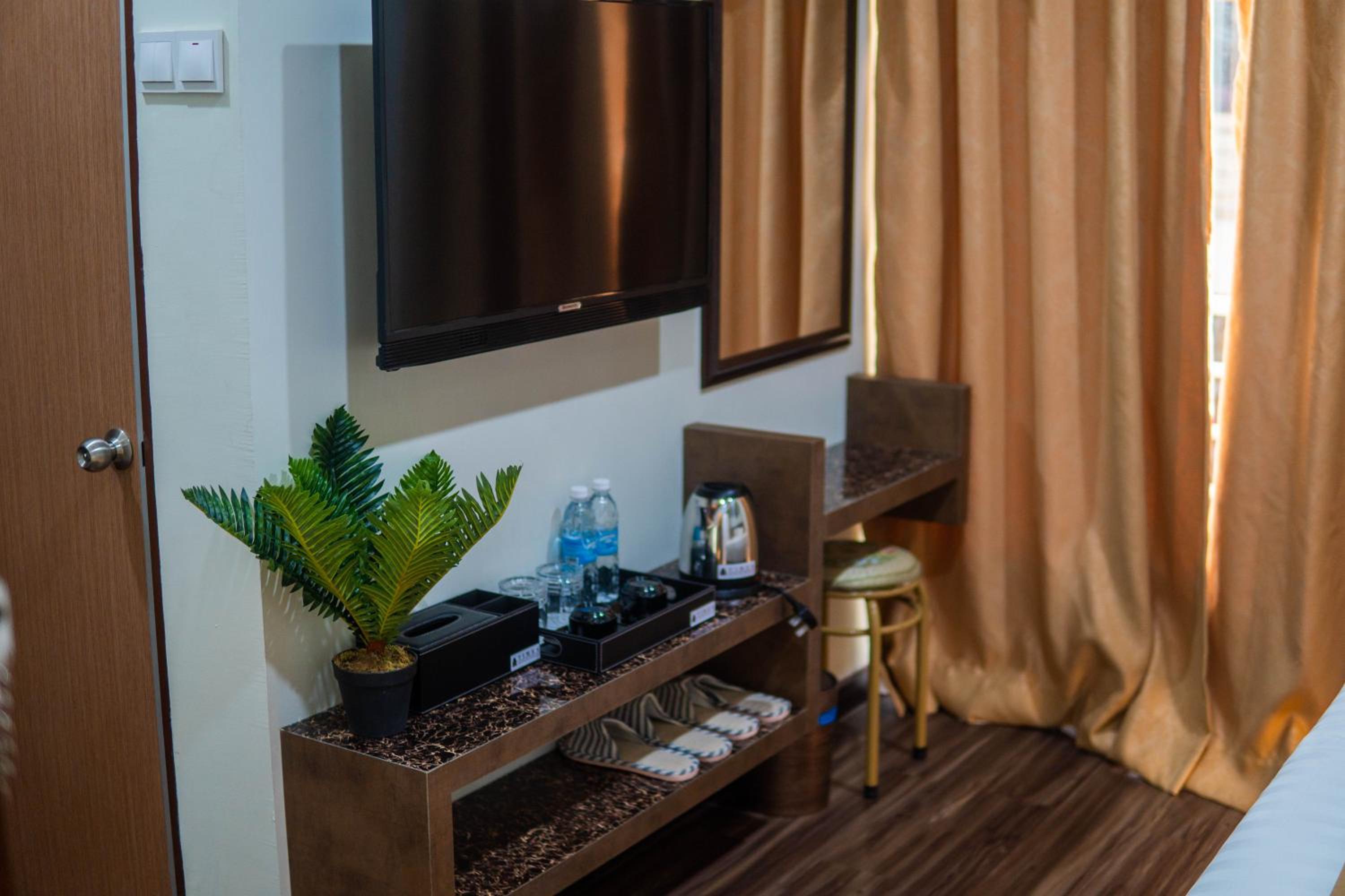 Deluxe King Room photo 3