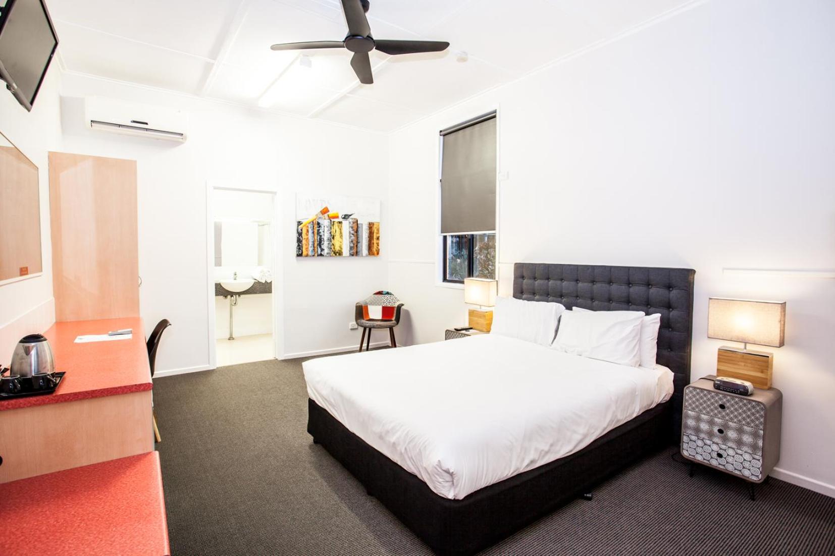 Standard Queen Room