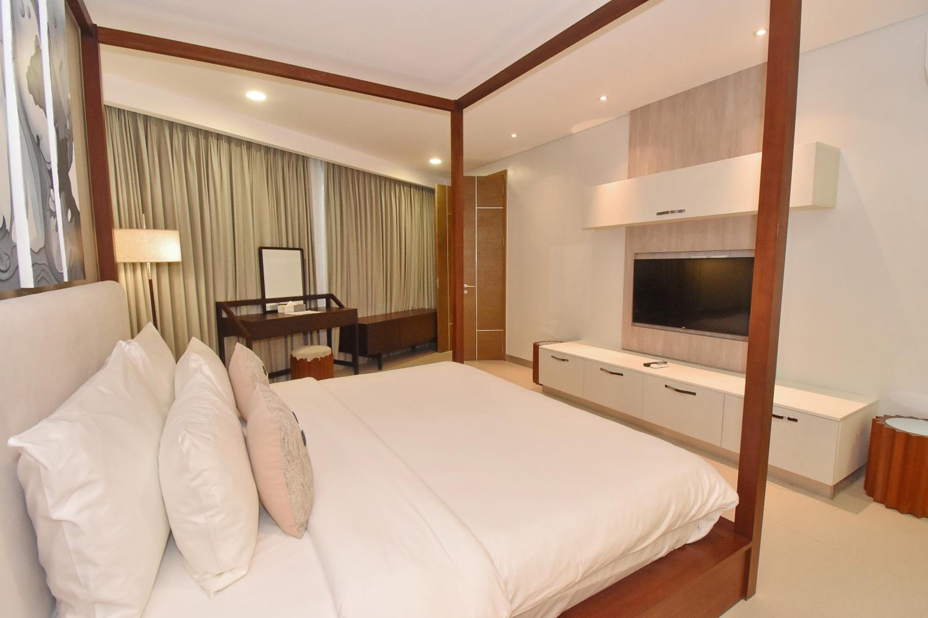 Premier Suite Two Bedroom Pool View - Photo 1
