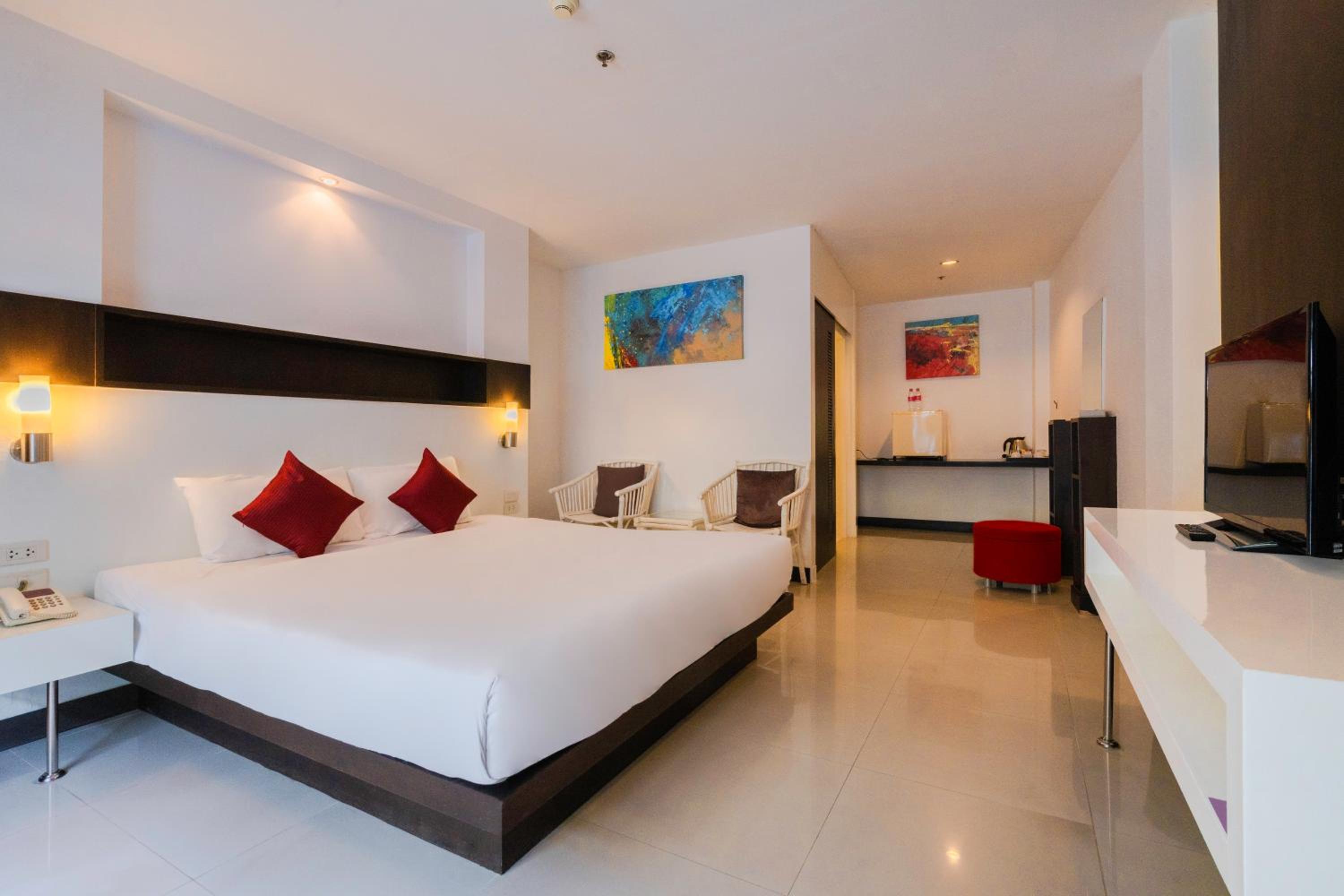 Deluxe Double Room with Pool Access photo 2