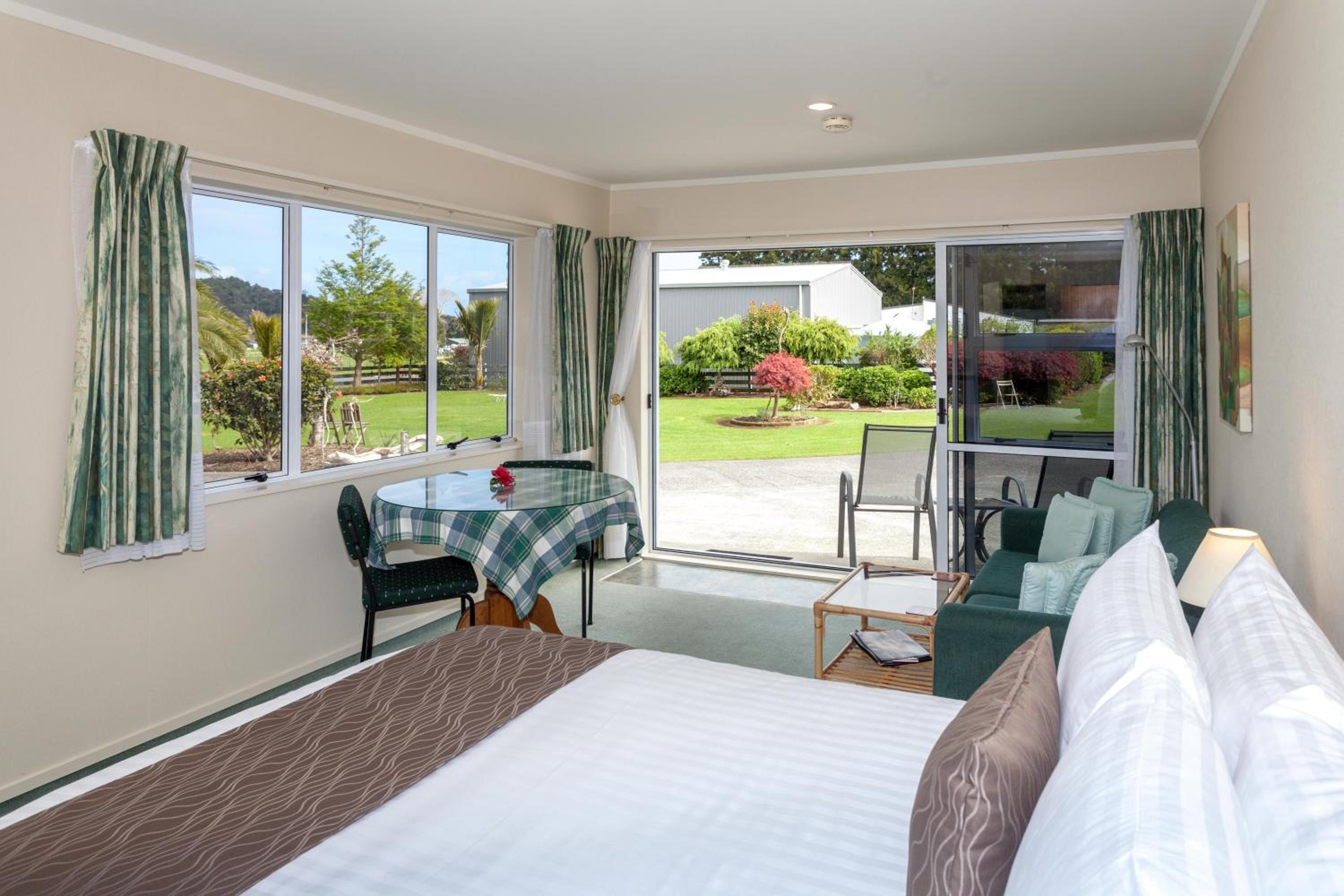 Queen Room with Garden View photo 3