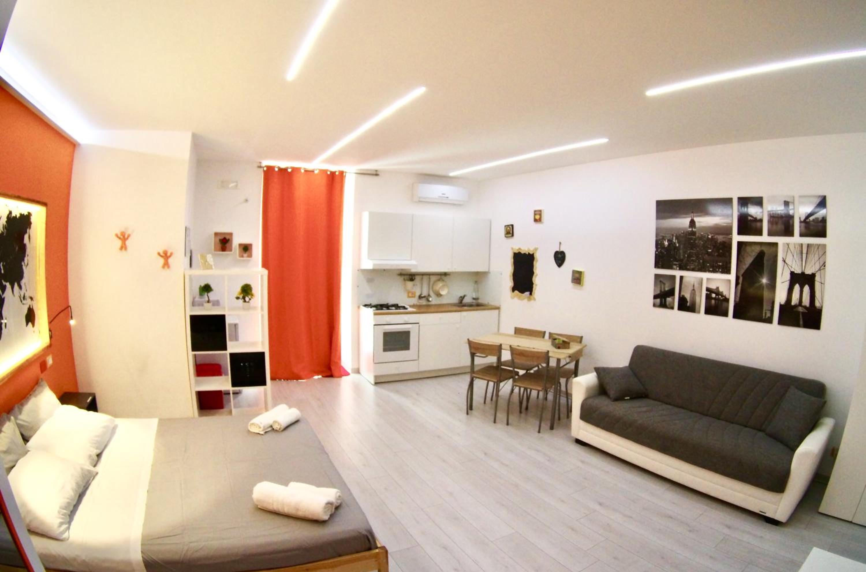Studio Apartment - Photo 13